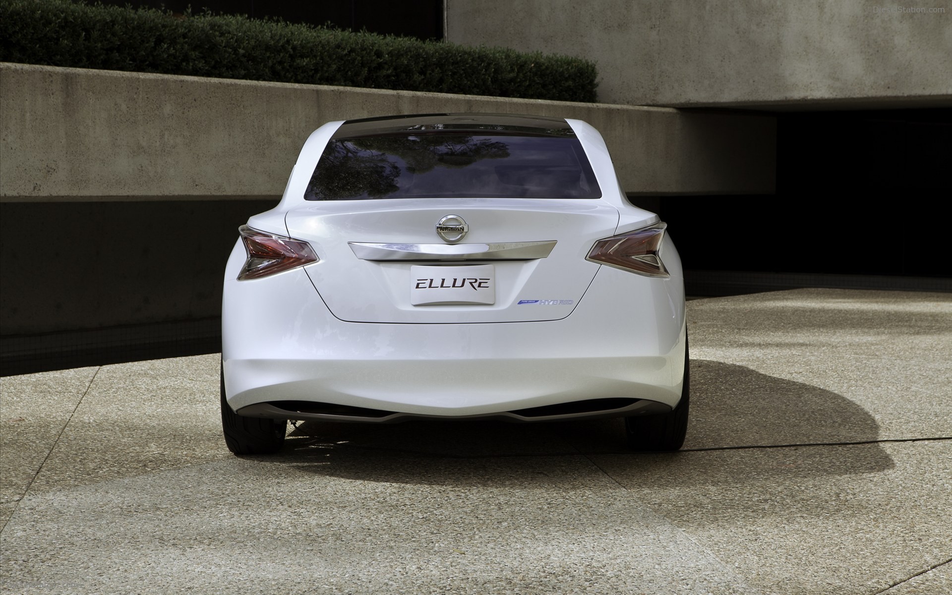 Nissan Ellure Concept 2010