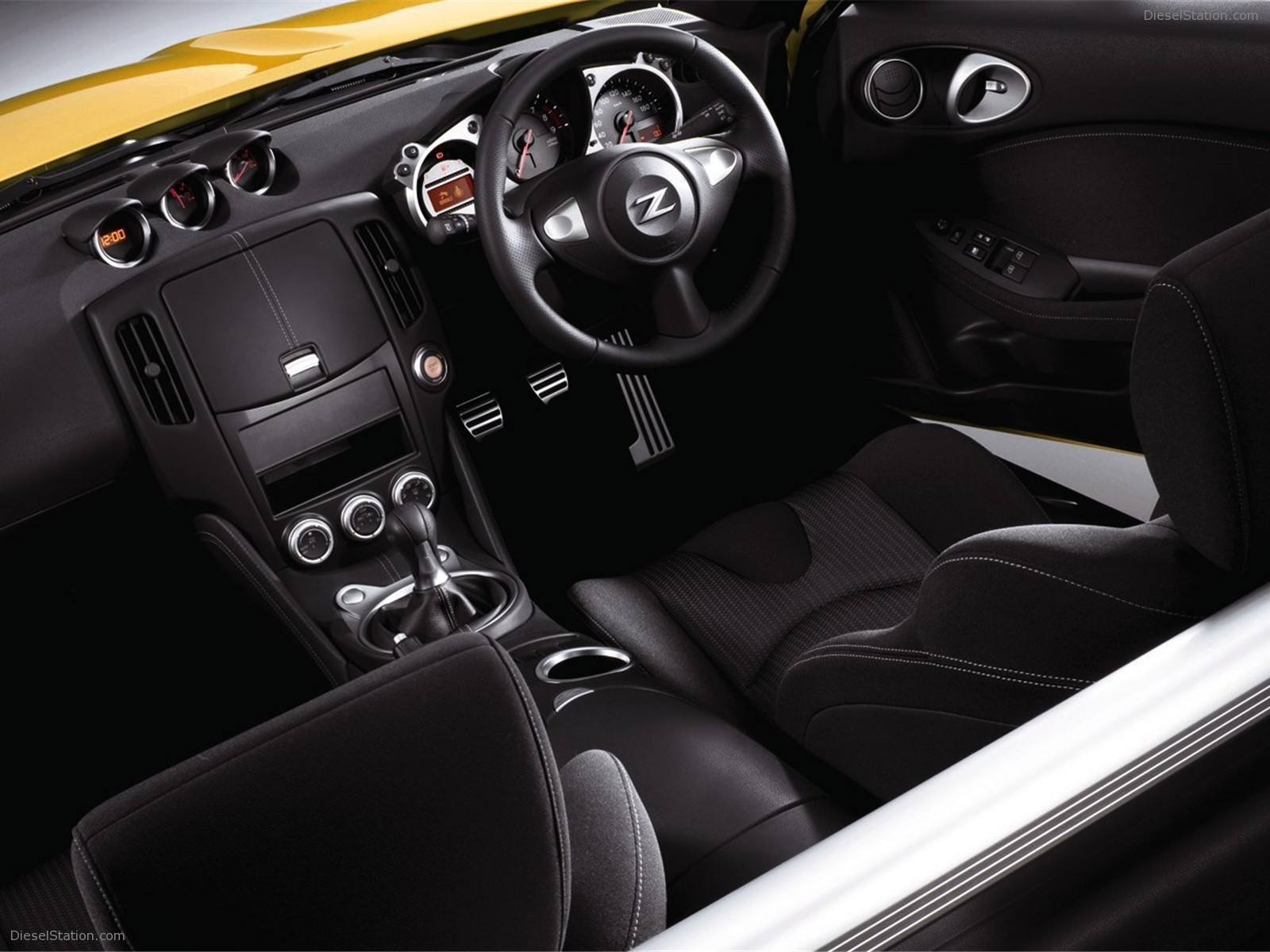 Nissan New Fairlady Z