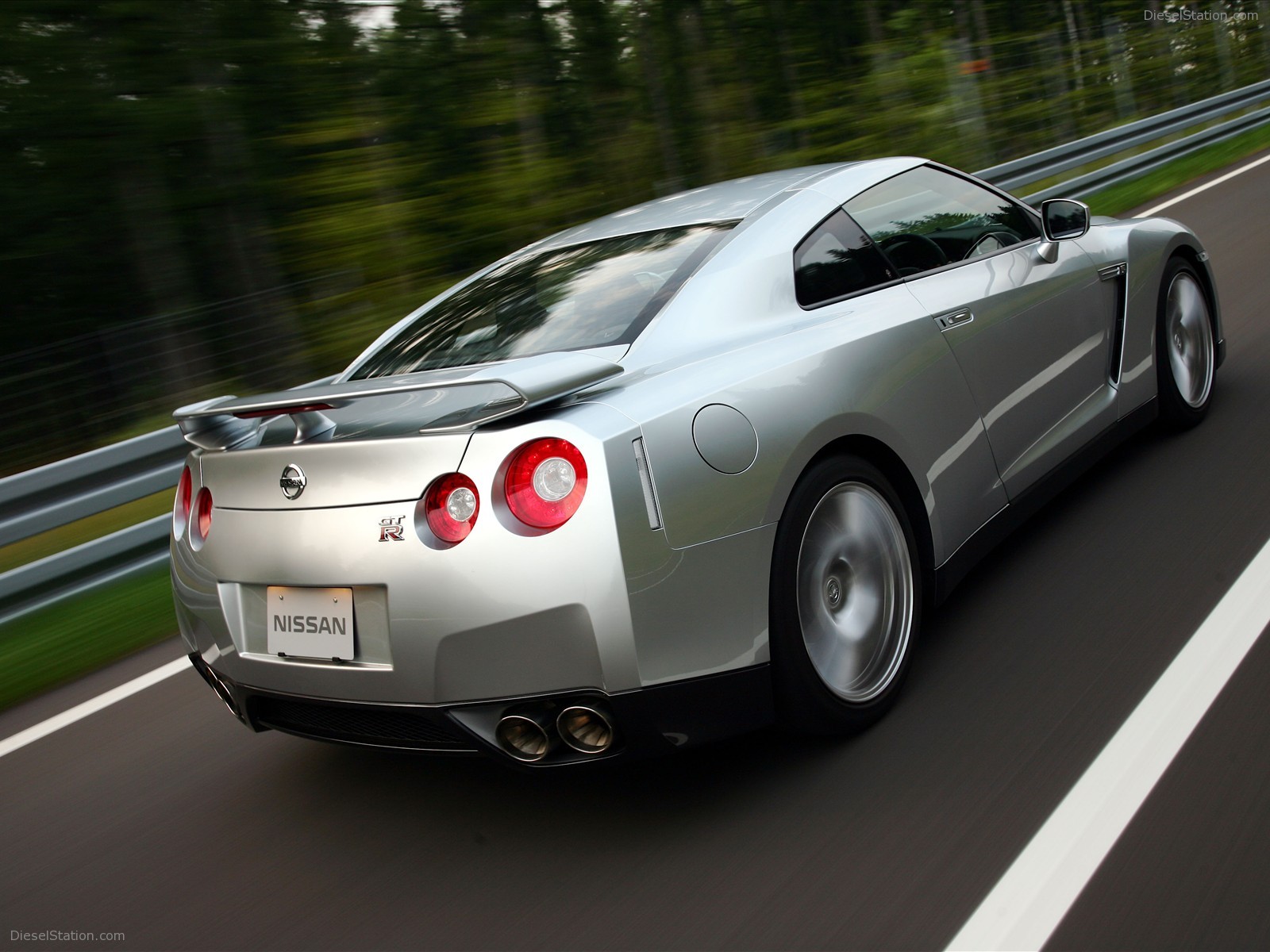 Nissan GT-R 2010