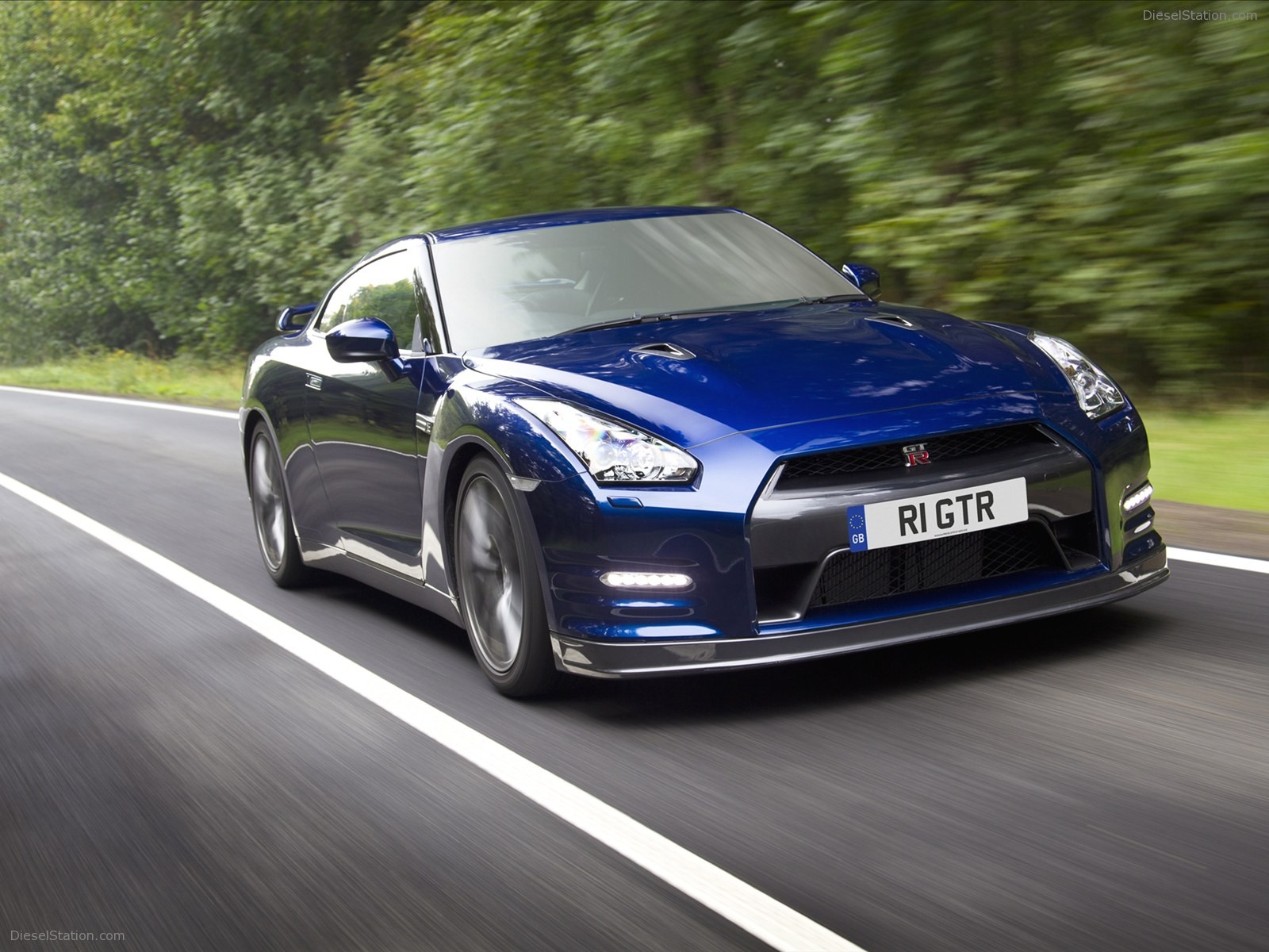 Nissan GT-R 2011