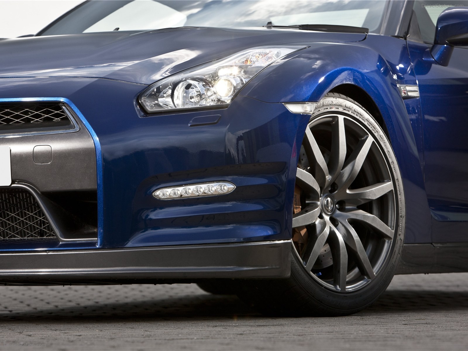 Nissan GT-R 2011