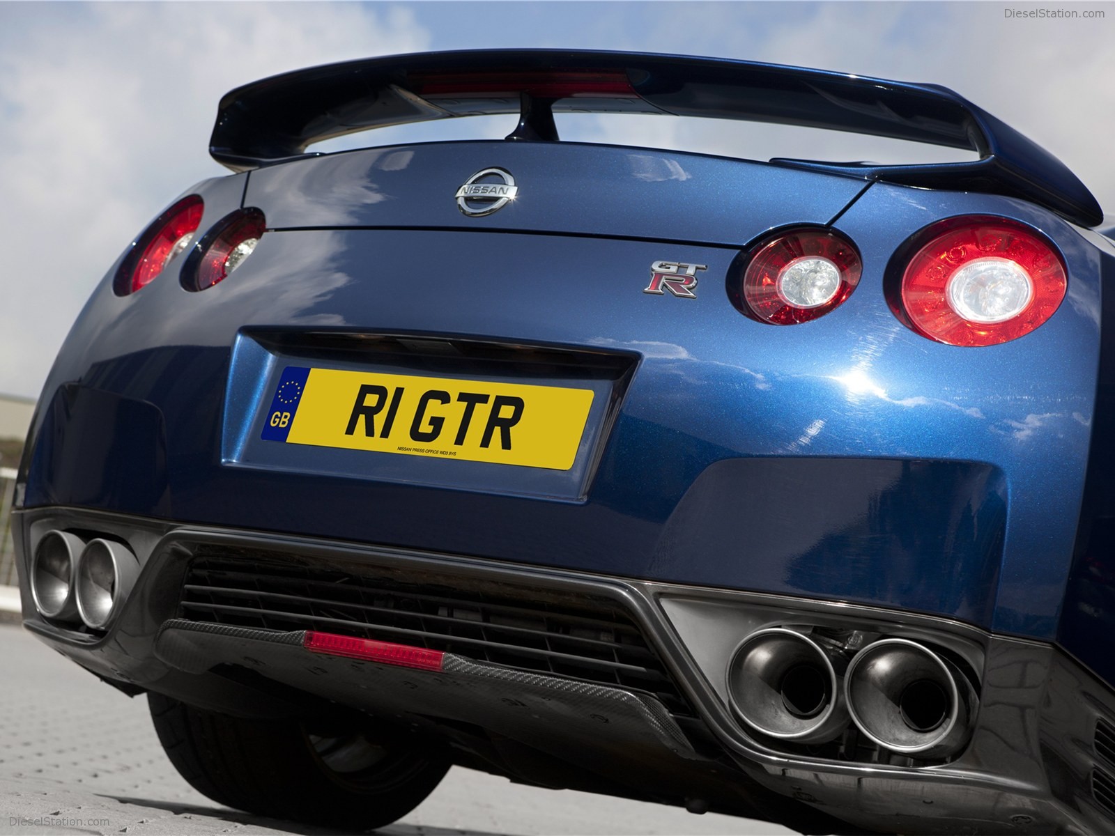 Nissan GT-R 2011