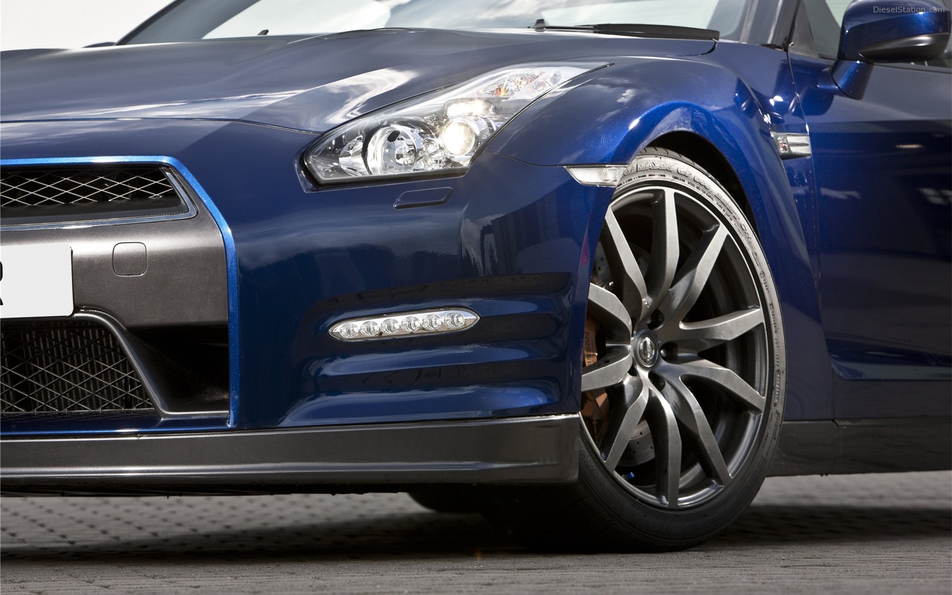 Nissan GT-R 2011
