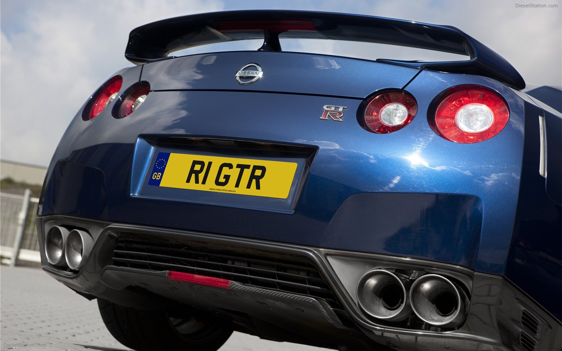 Nissan GT-R 2011