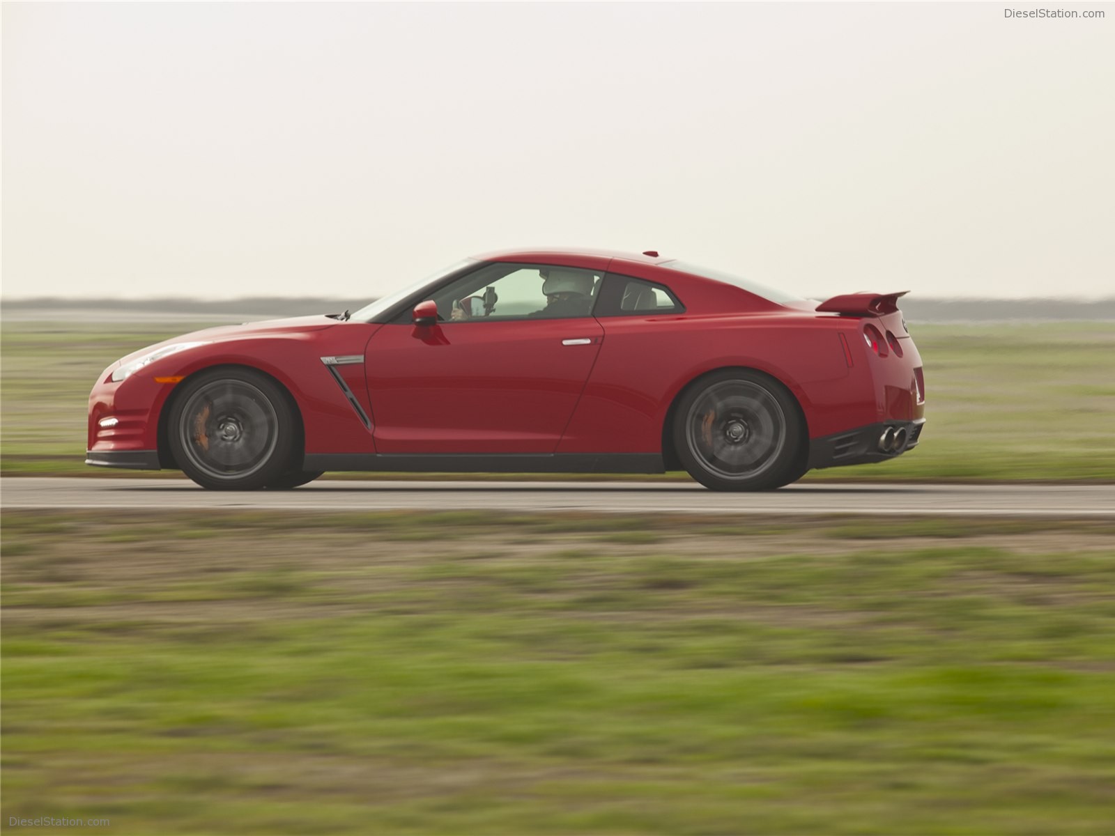 Nissan GT-R 2012