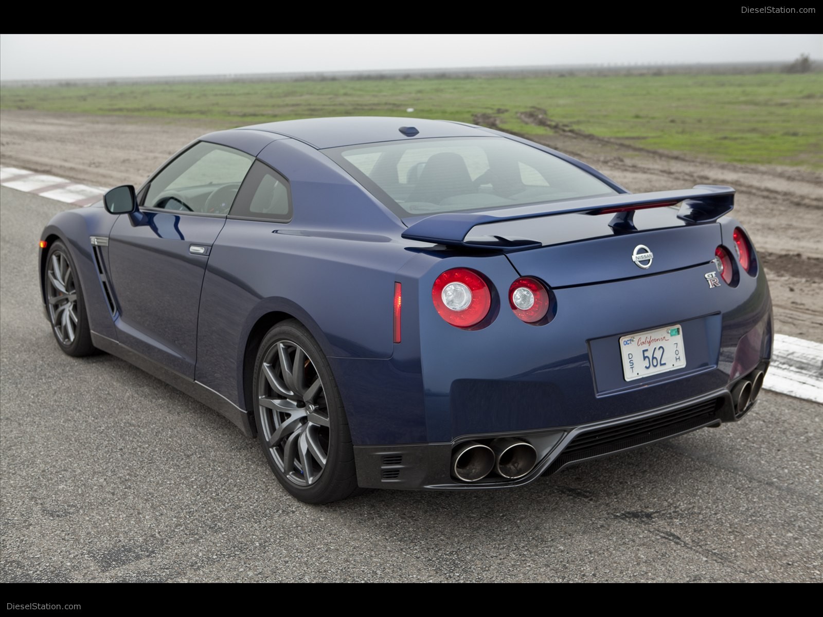 Nissan GT-R 2012