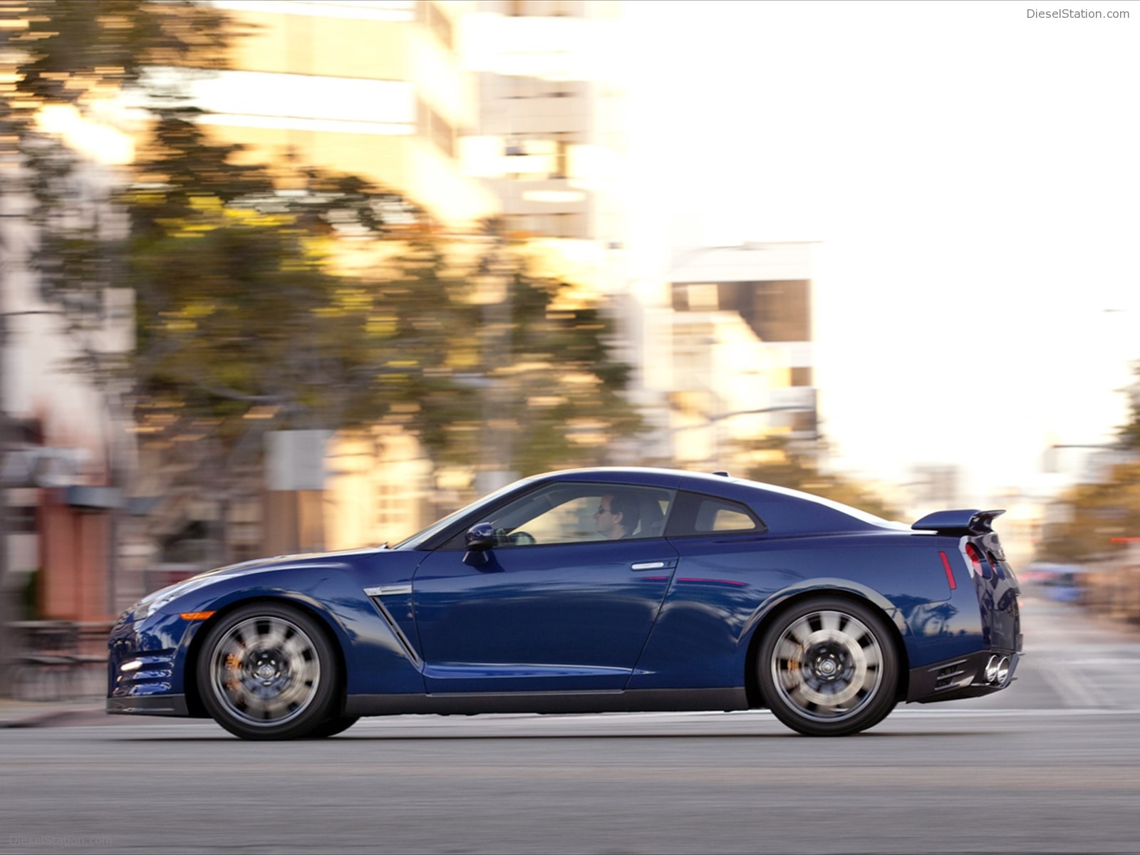 Nissan GT-R 2012