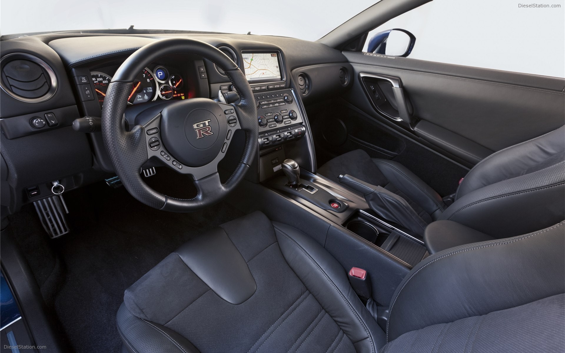 Nissan GT-R 2012