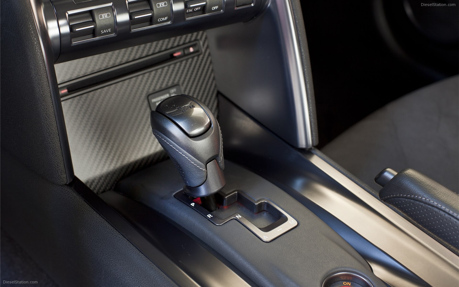 Nissan GT-R 2012