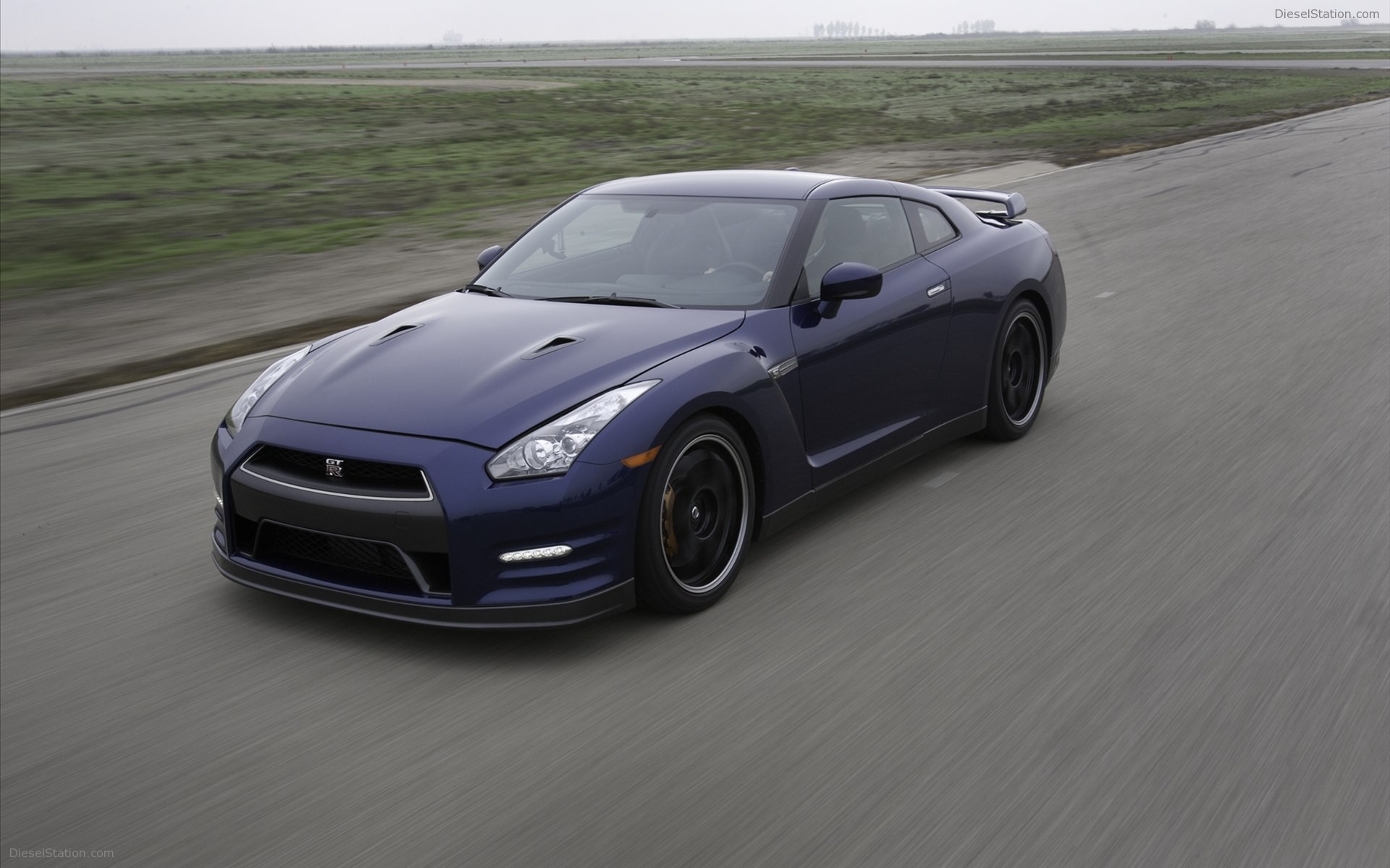 Nissan GT-R 2012