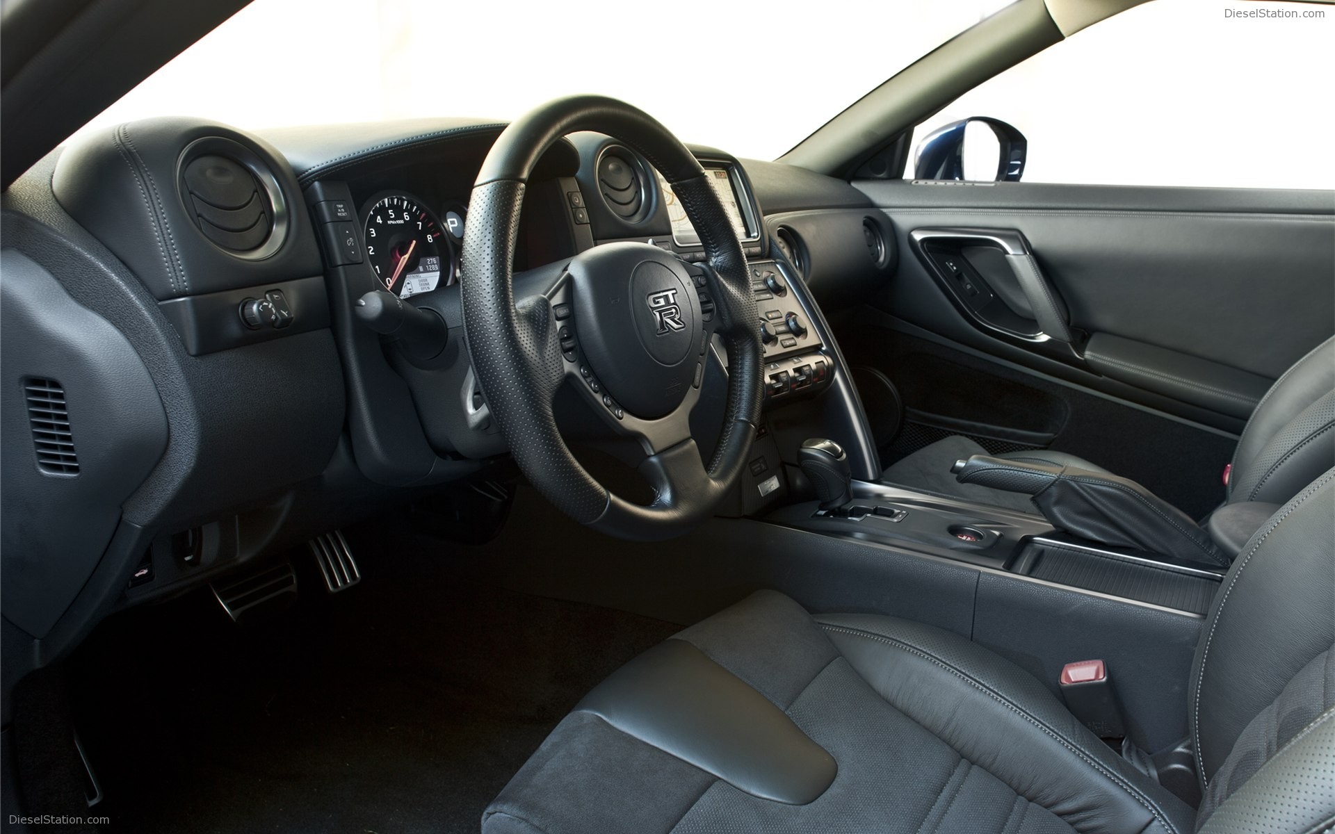 Nissan GT-R 2012