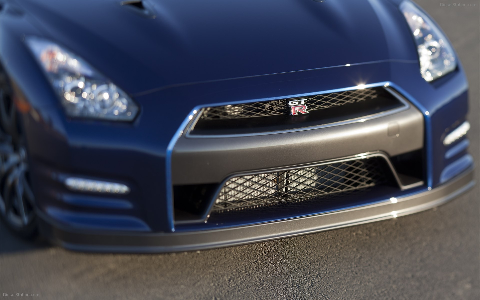 Nissan GT-R 2012