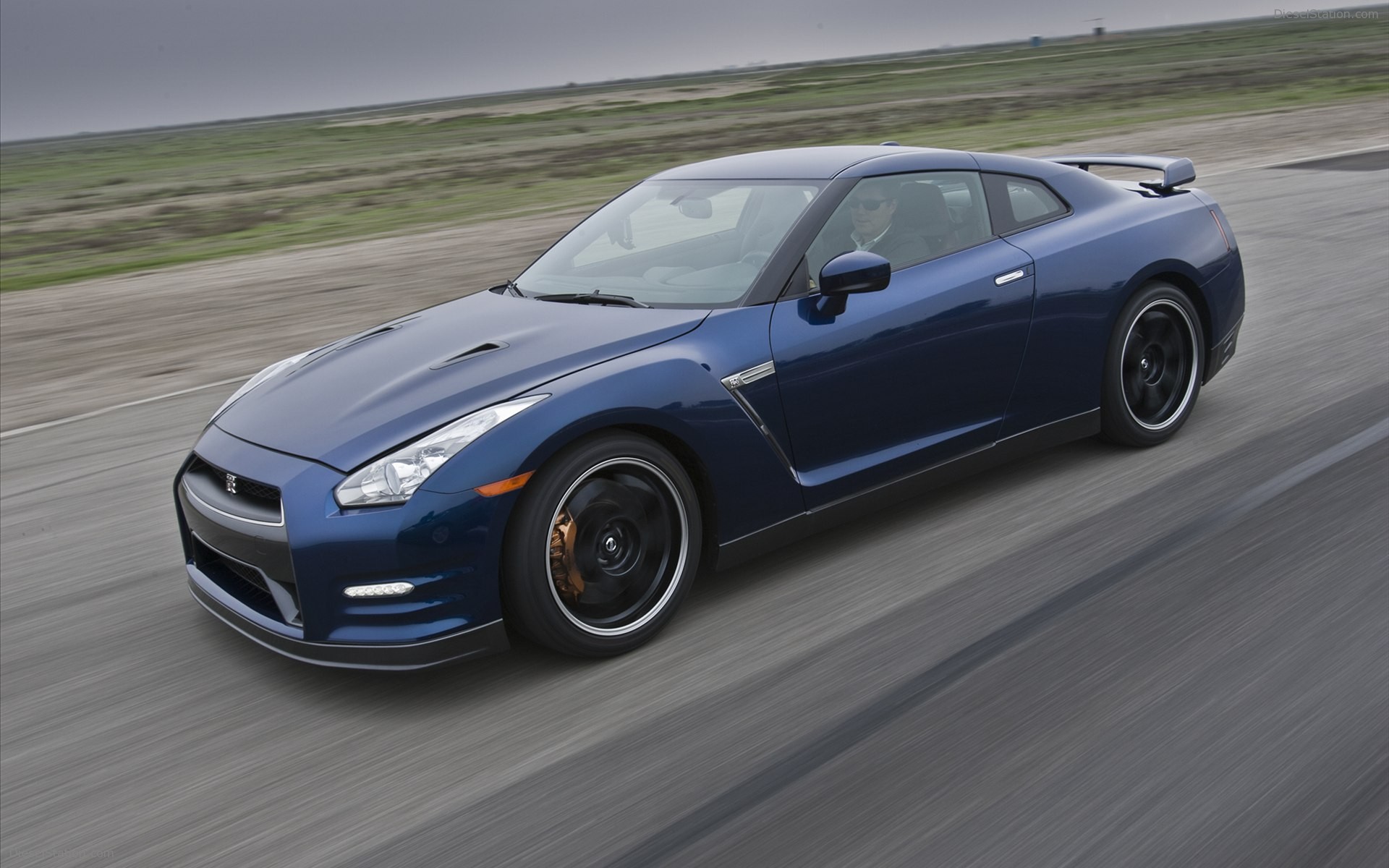 Nissan GT-R 2012