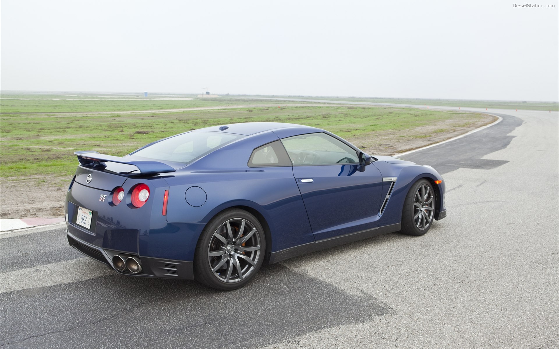 Nissan GT-R 2012