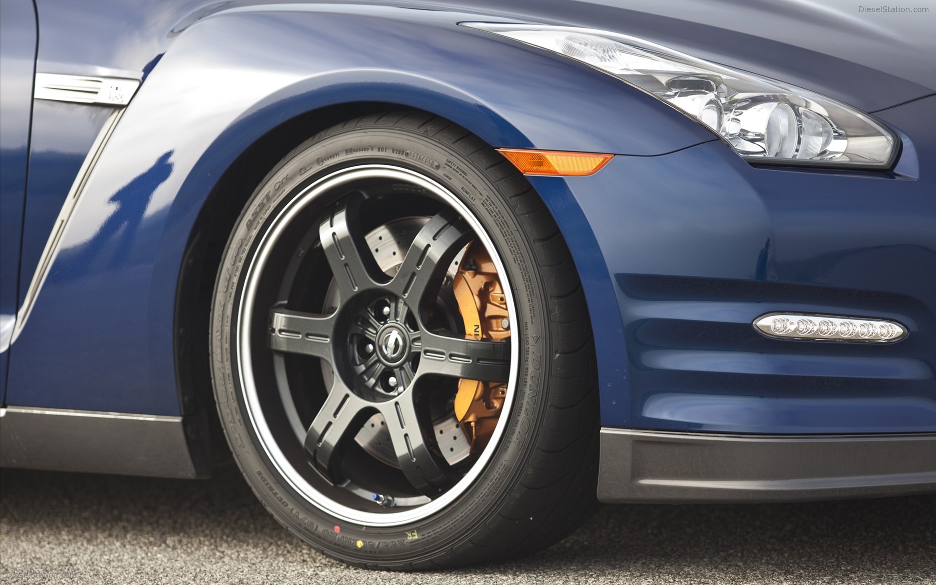 Nissan GT-R 2012