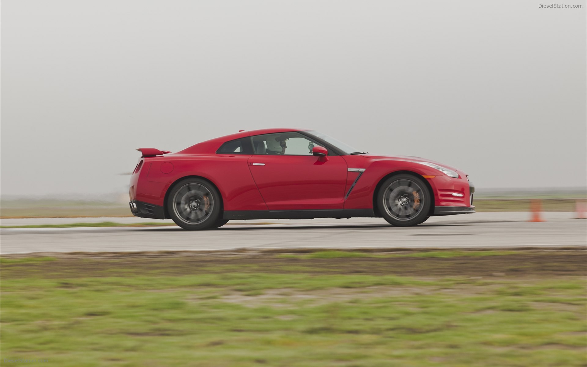 Nissan GT-R 2012