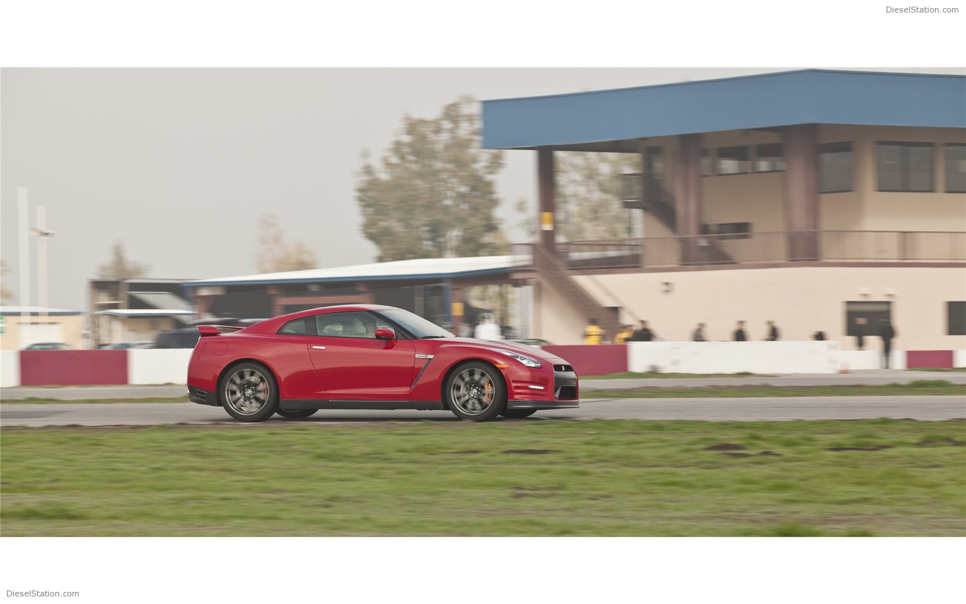 Nissan GT-R 2012