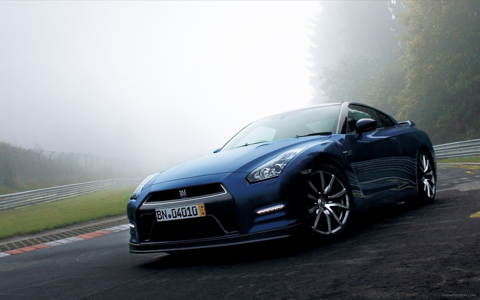 Nissan GT-R 2013