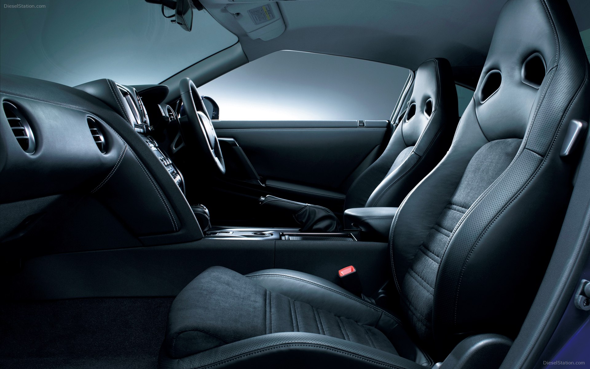 Nissan GT-R 2013