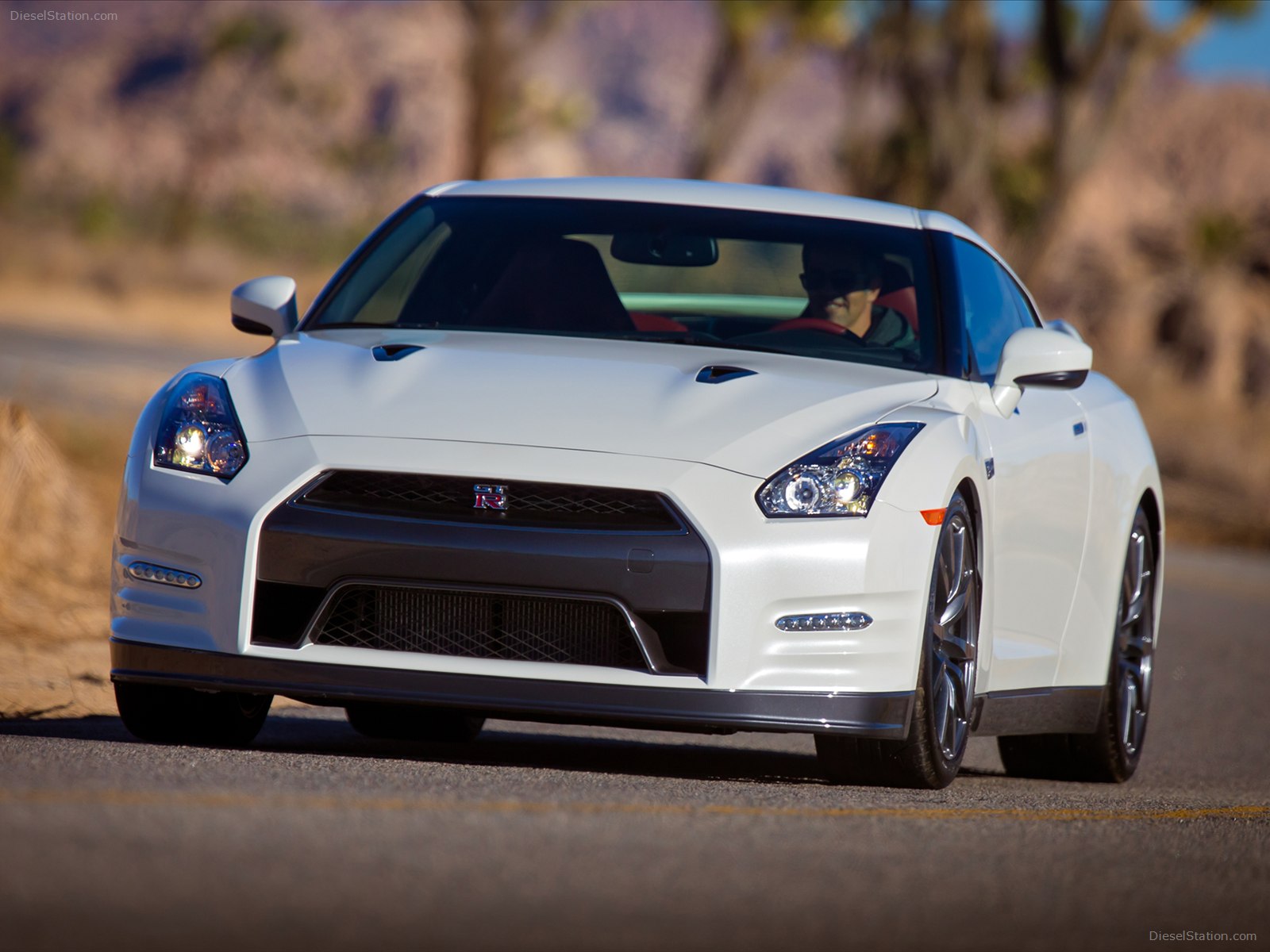 Nissan GT-R 2014