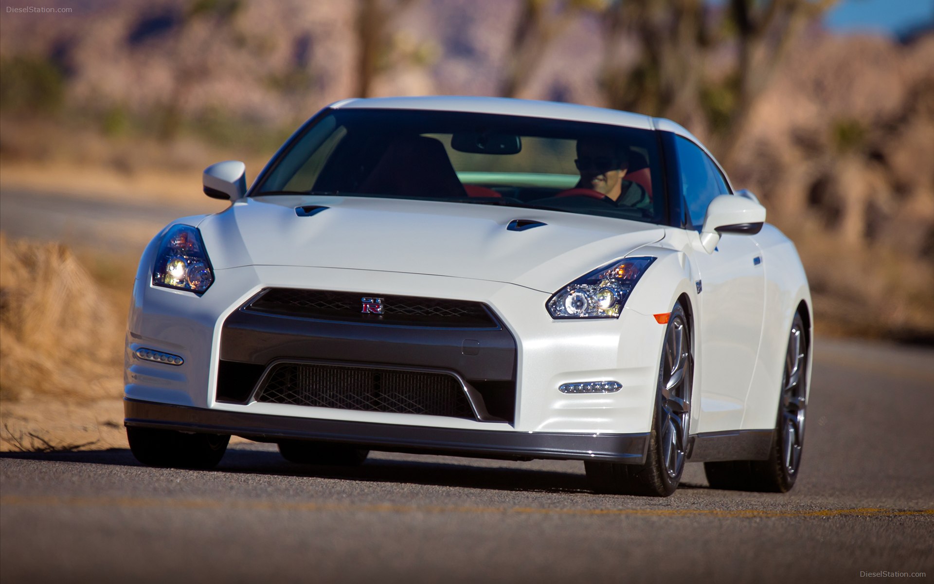 Nissan GT-R 2014