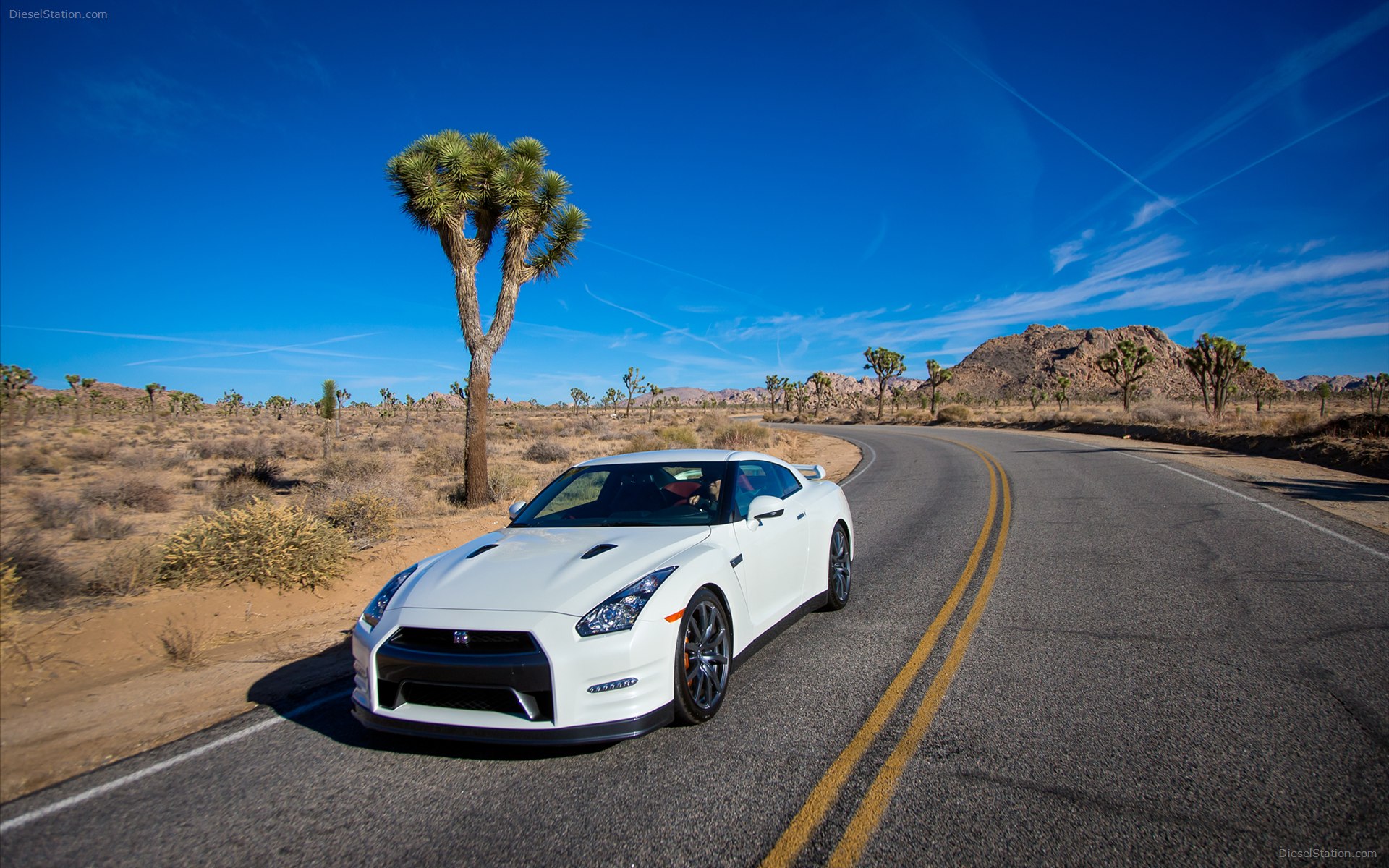 Nissan GT-R 2014