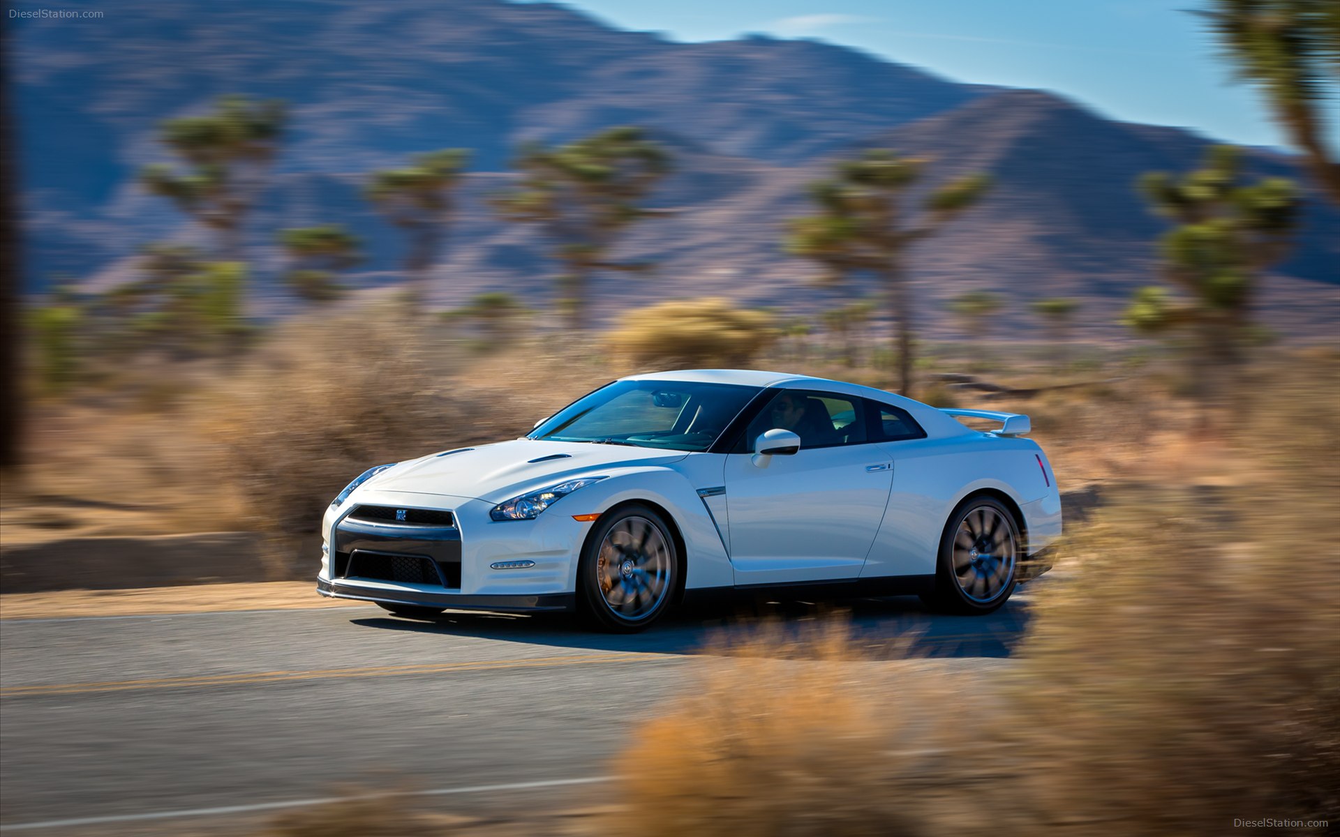 Nissan GT-R 2014