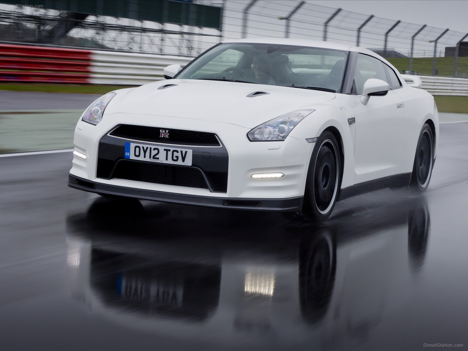 Nissan GT-R Track Pack 2012