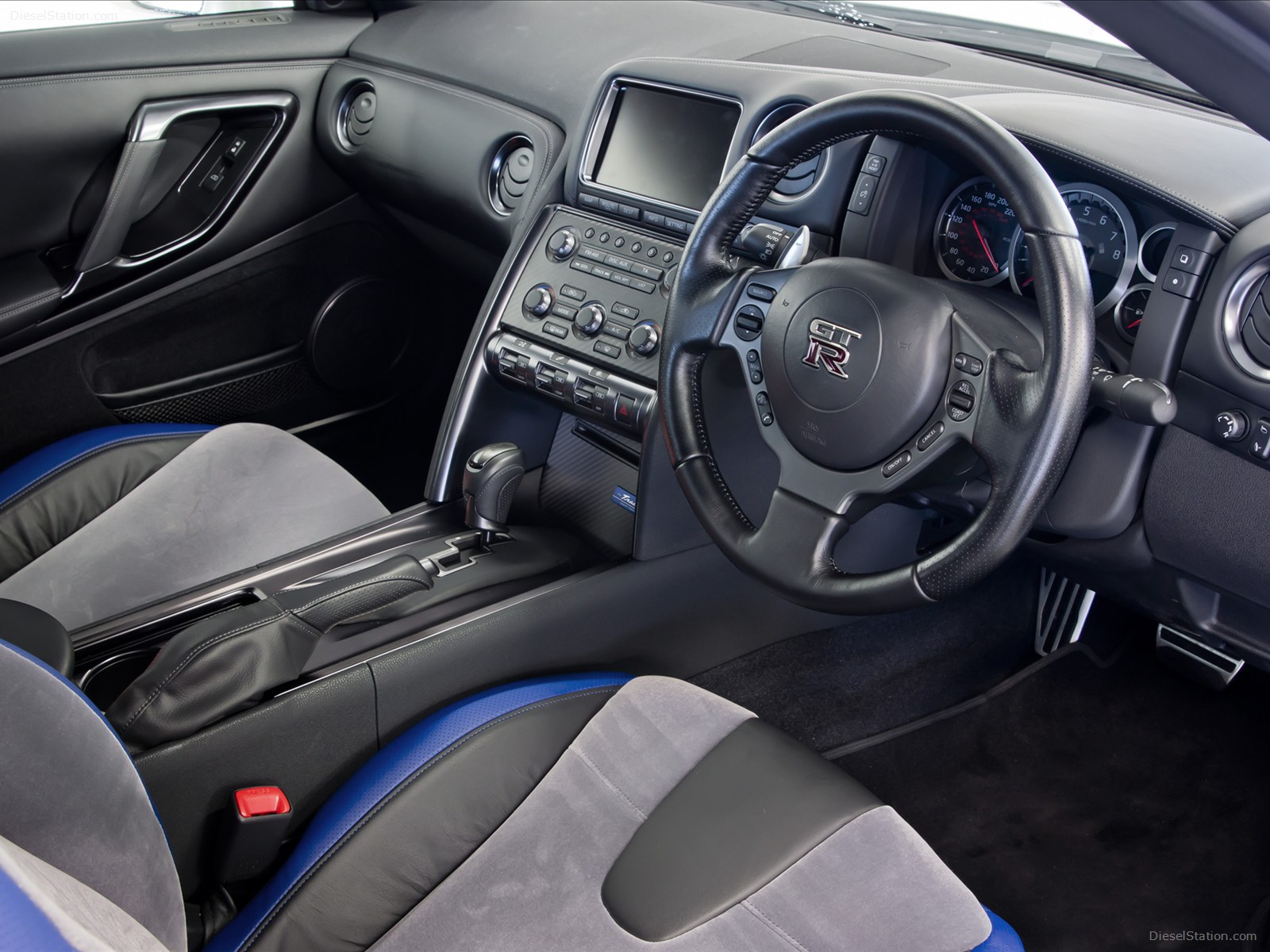 Nissan GT-R Track Pack 2012