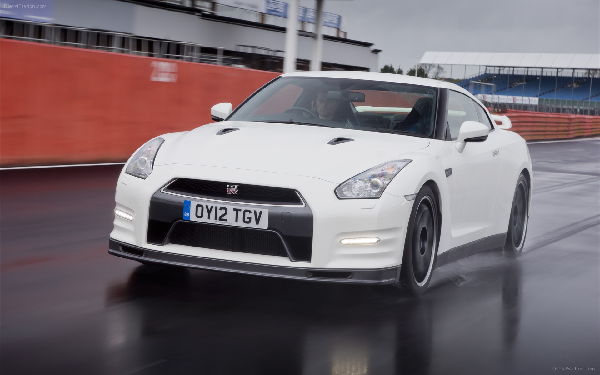 Nissan GT-R Track Pack 2012