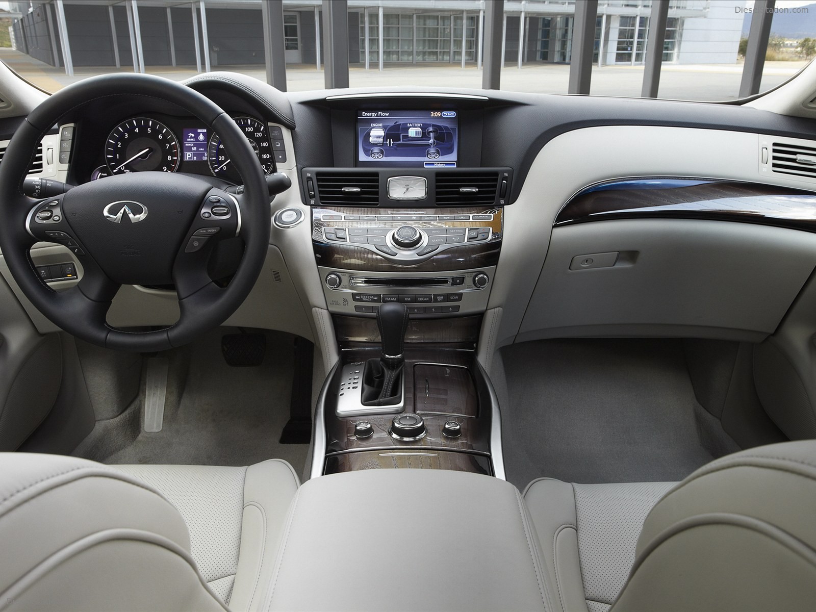 Infiniti M Hybrid 2012