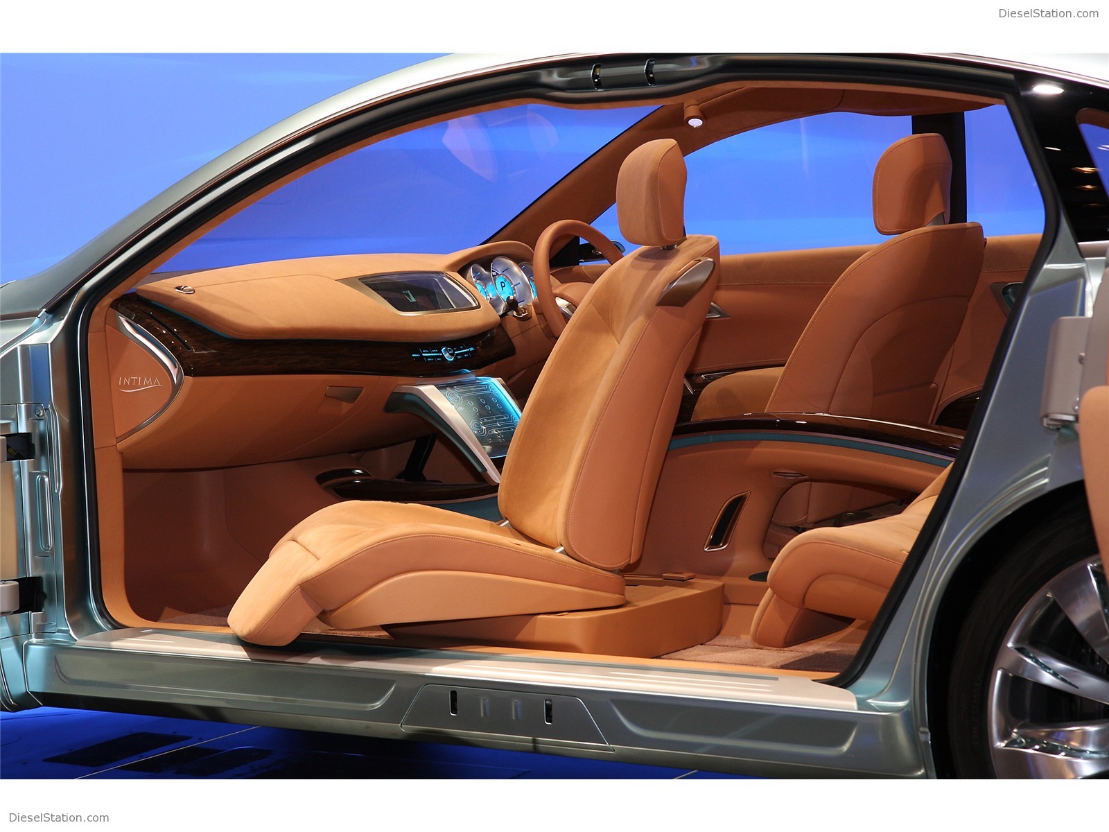 NISSAN INTIMA CONCEPT 