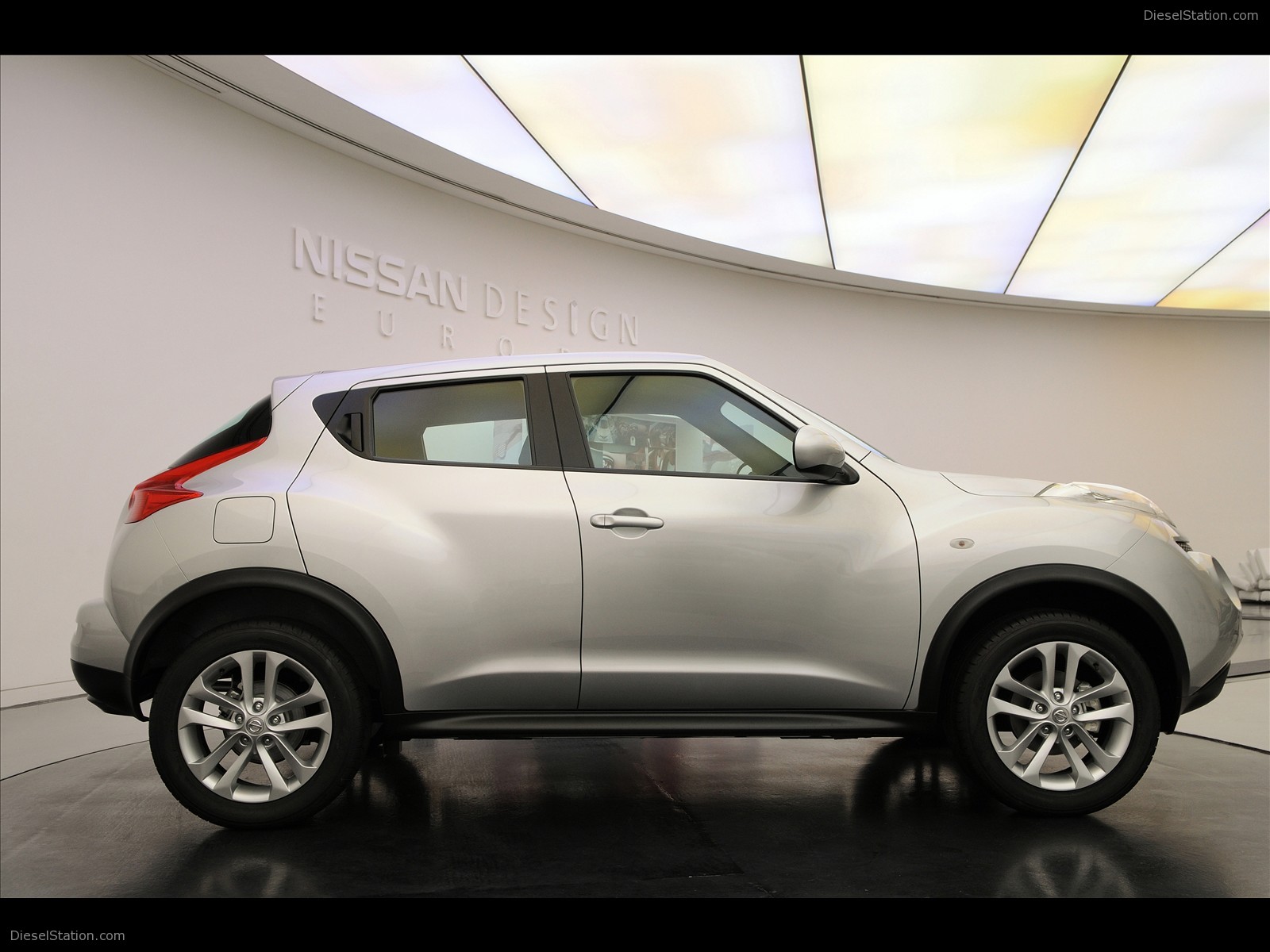 Nissan JUKE Crossover 2011