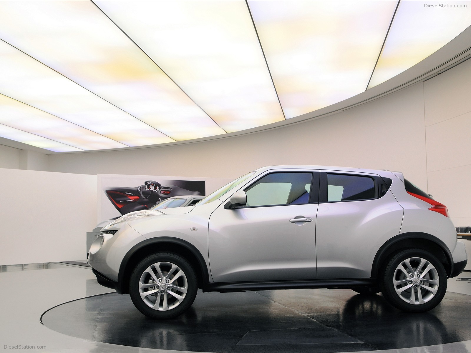 Nissan JUKE Crossover 2011