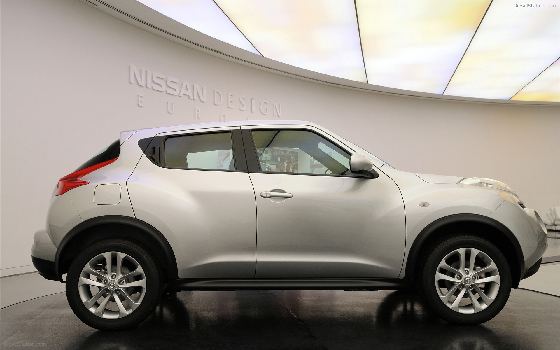 Nissan JUKE Crossover 2011