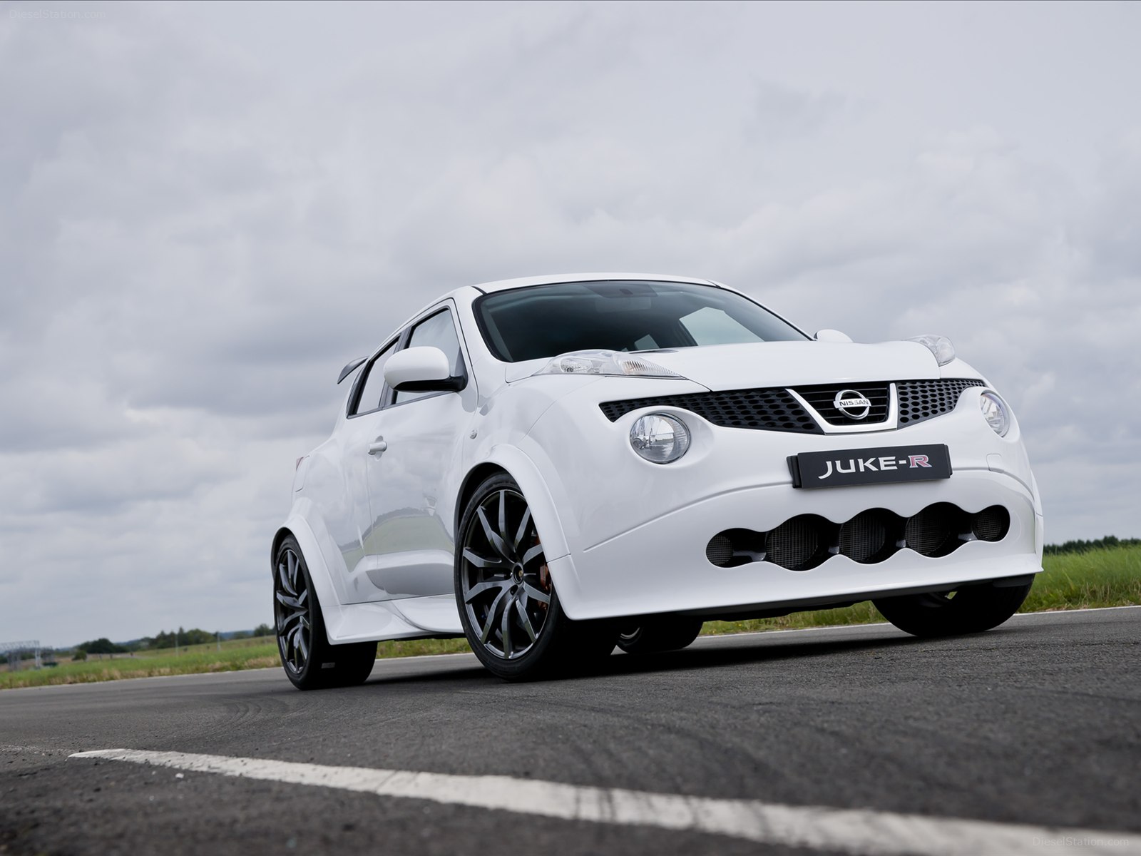 Nissan Juke-R 2013