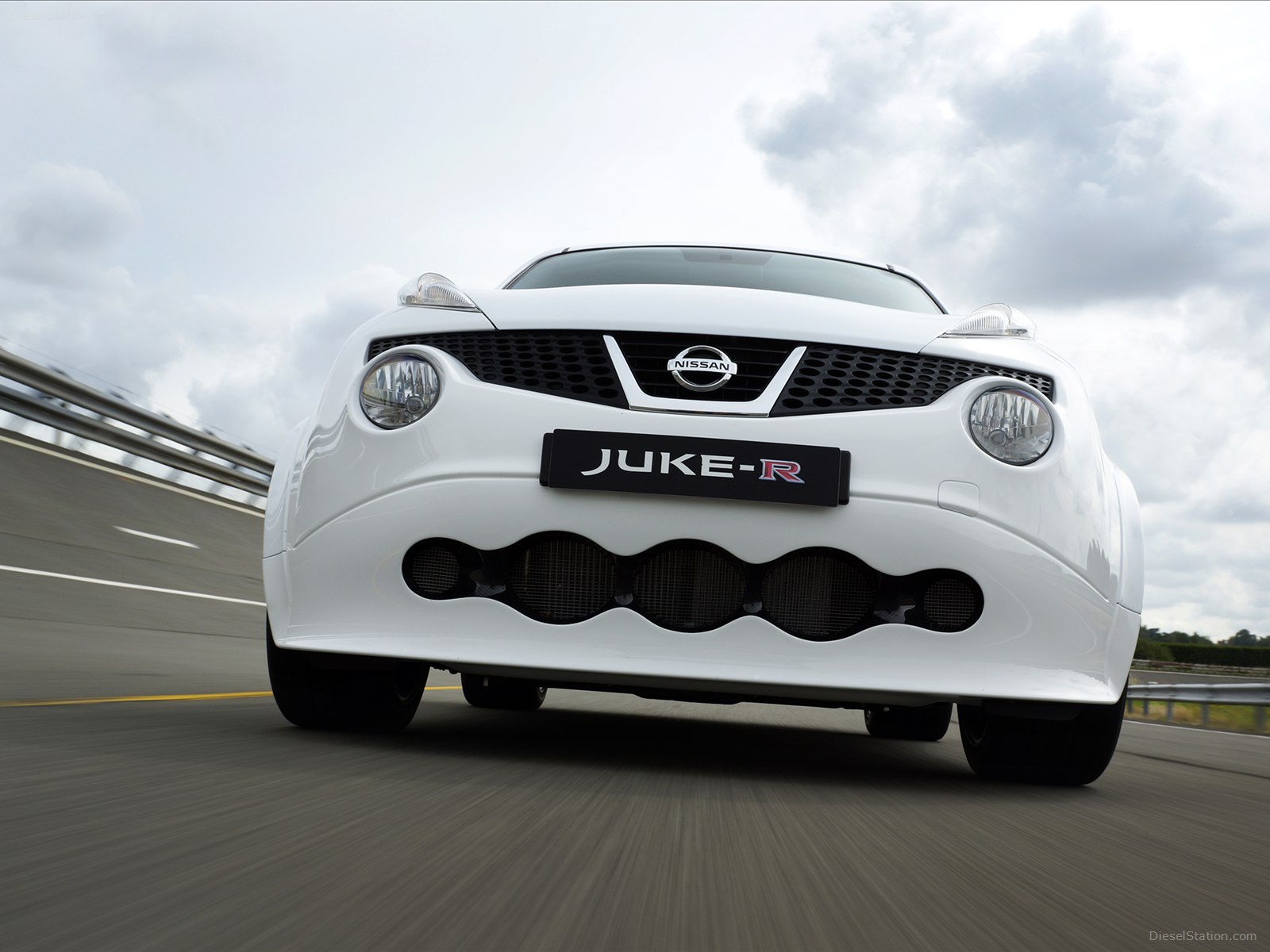 Nissan Juke-R 2013