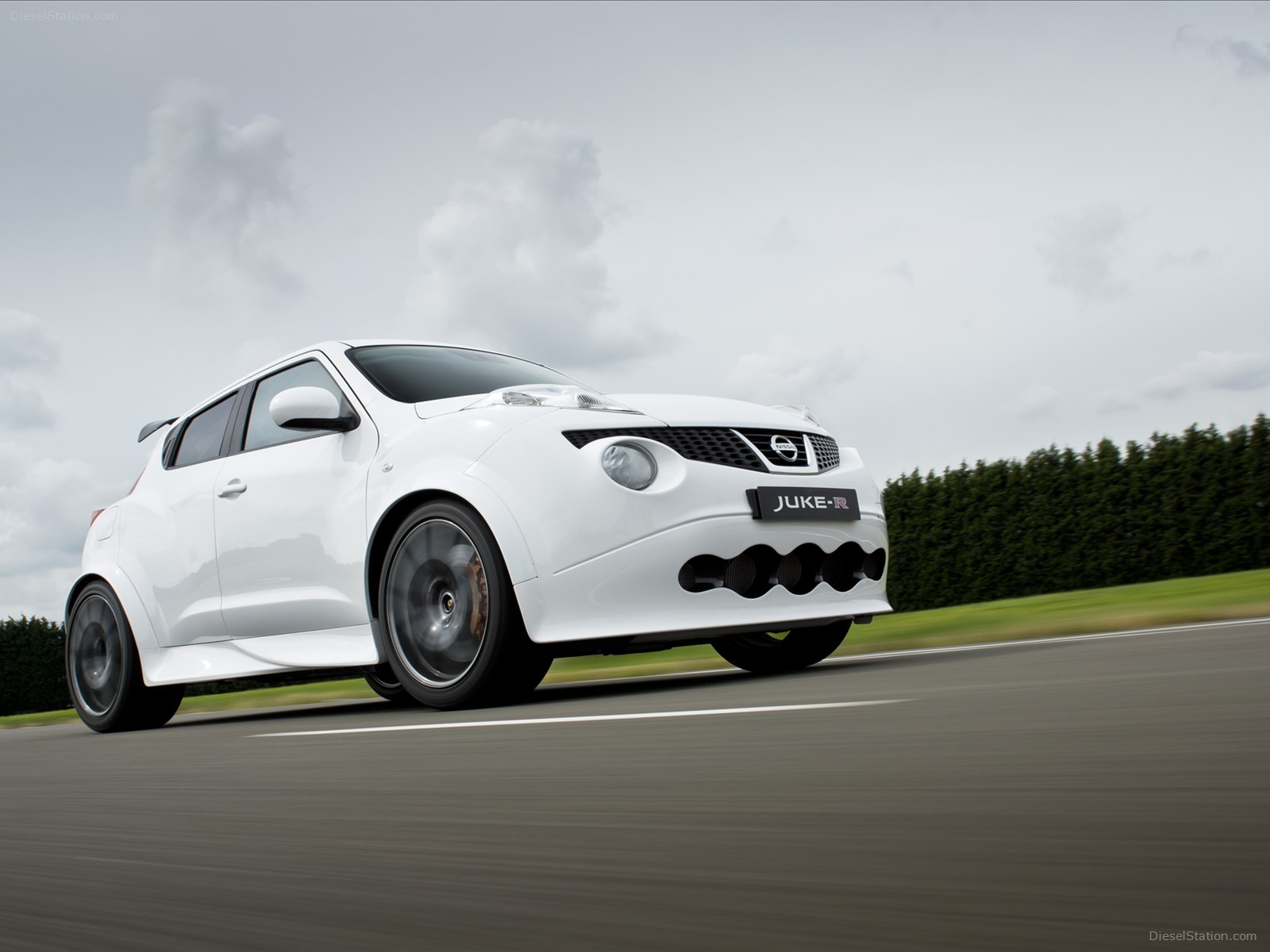 Nissan Juke-R 2013