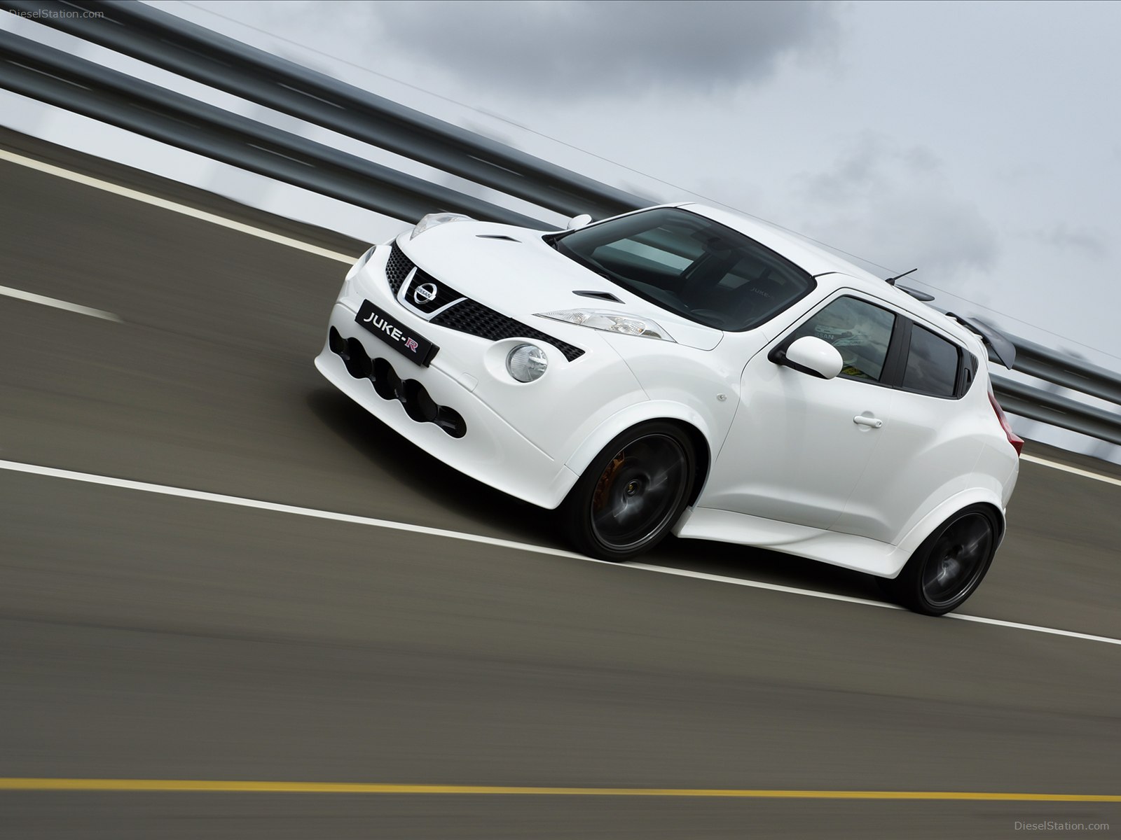 Nissan Juke-R 2013