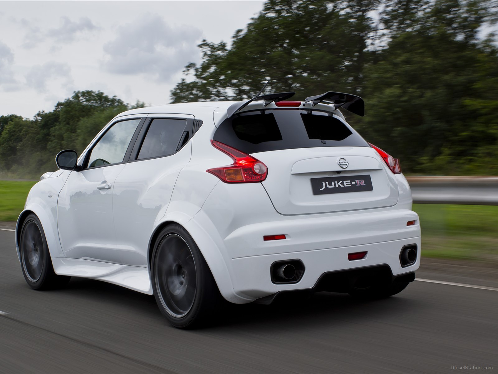 Nissan Juke-R 2013