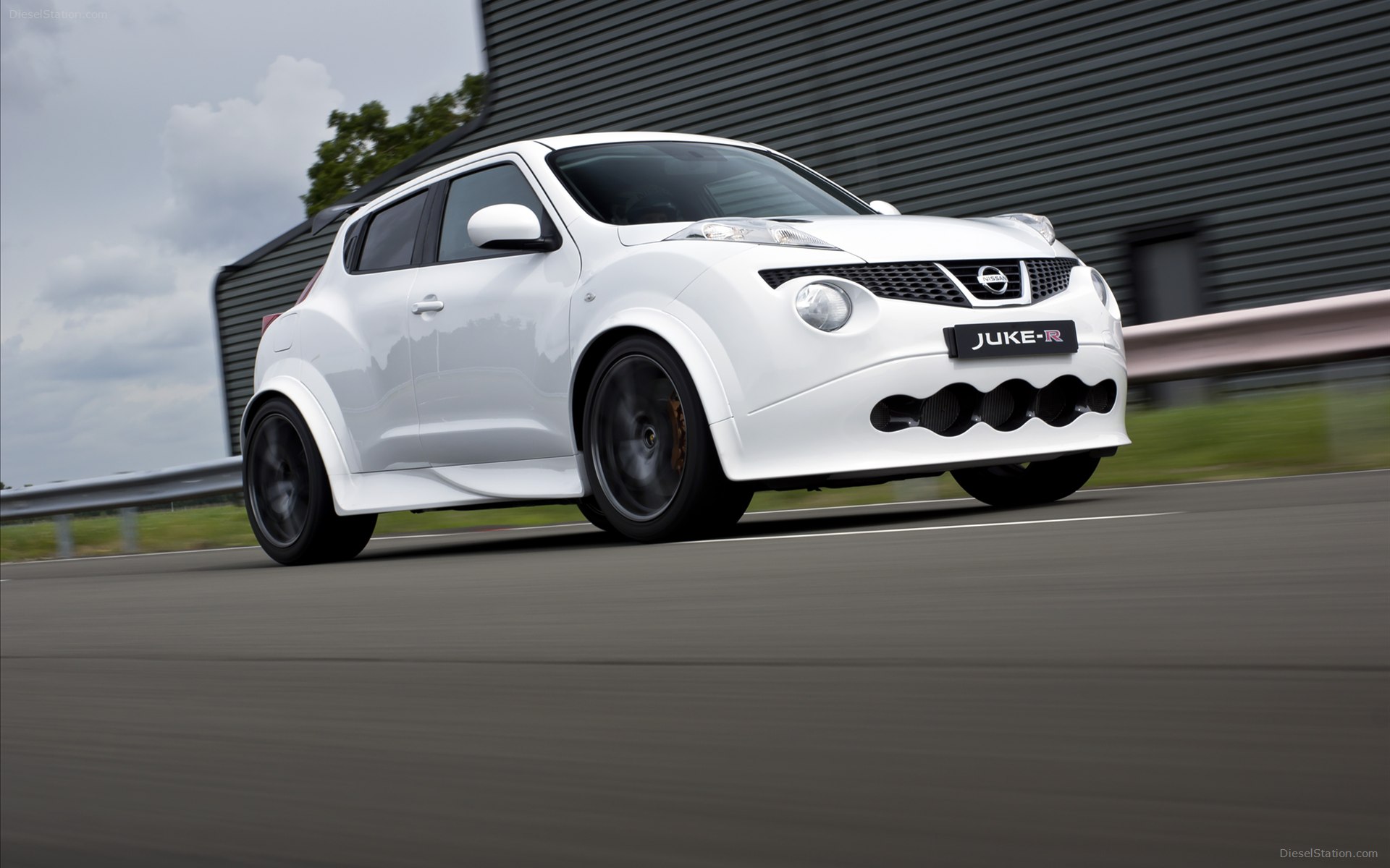 Nissan Juke-R 2013