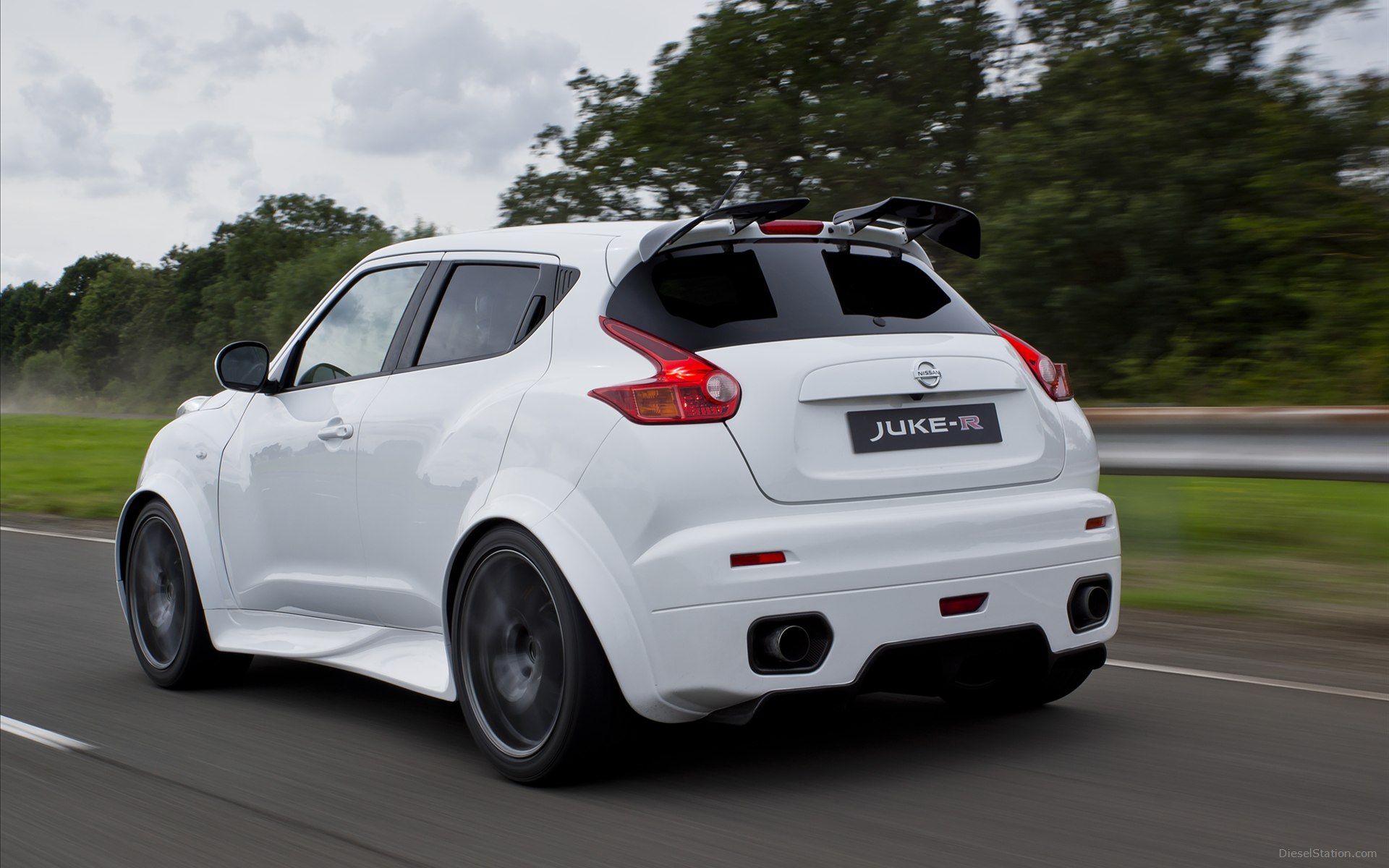 Nissan Juke-R 2013