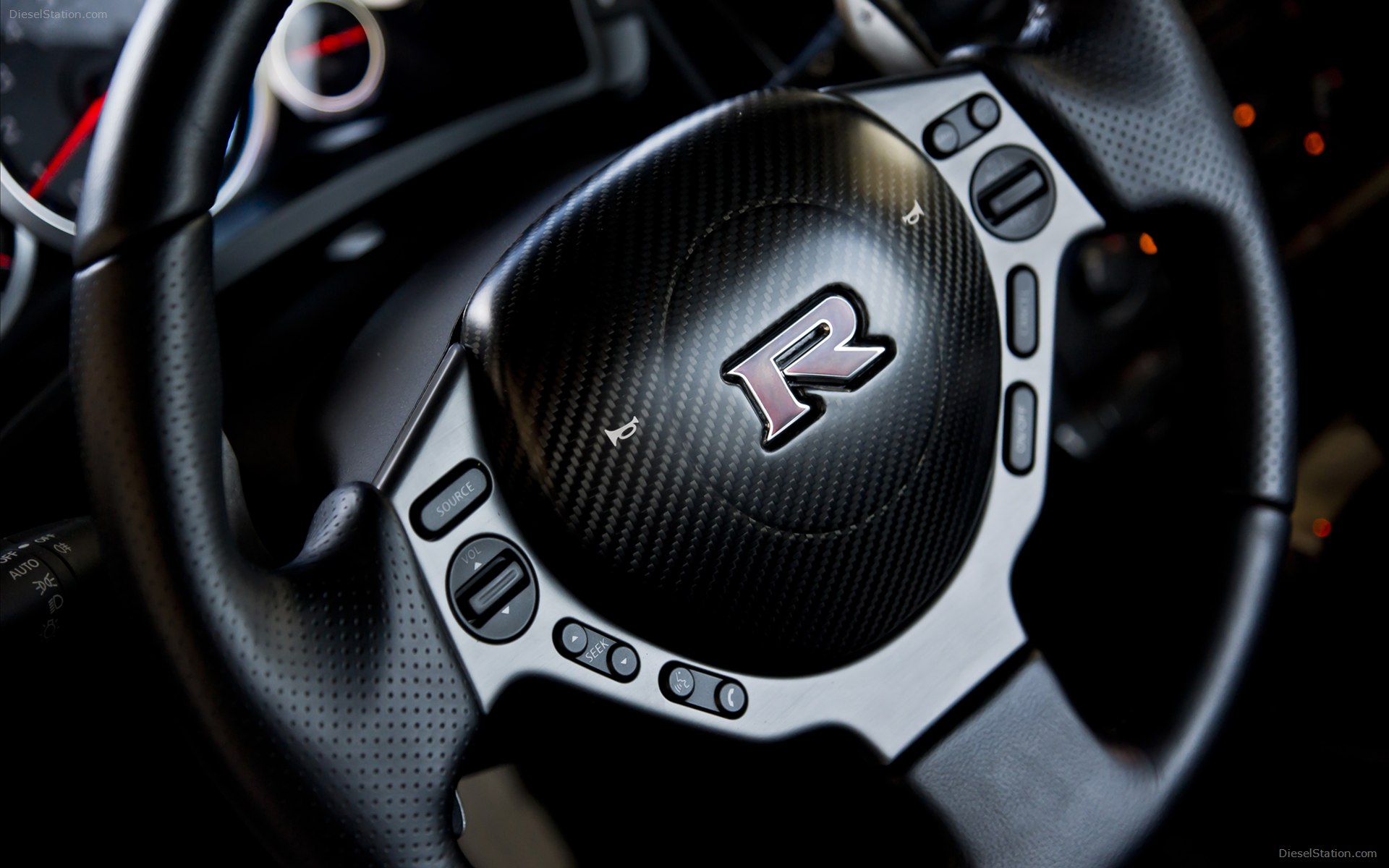 Nissan Juke-R 2013