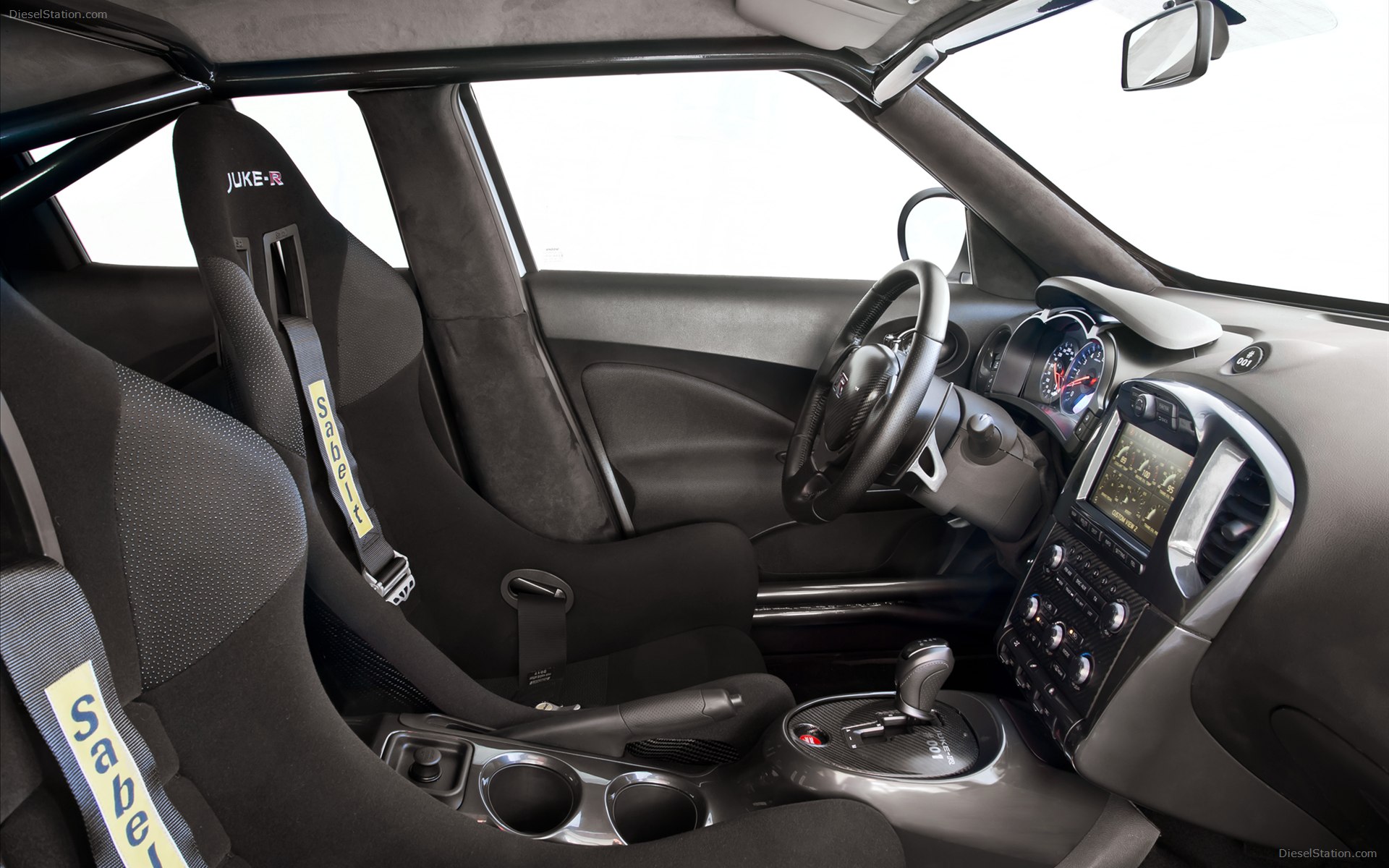 Nissan Juke-R 2013