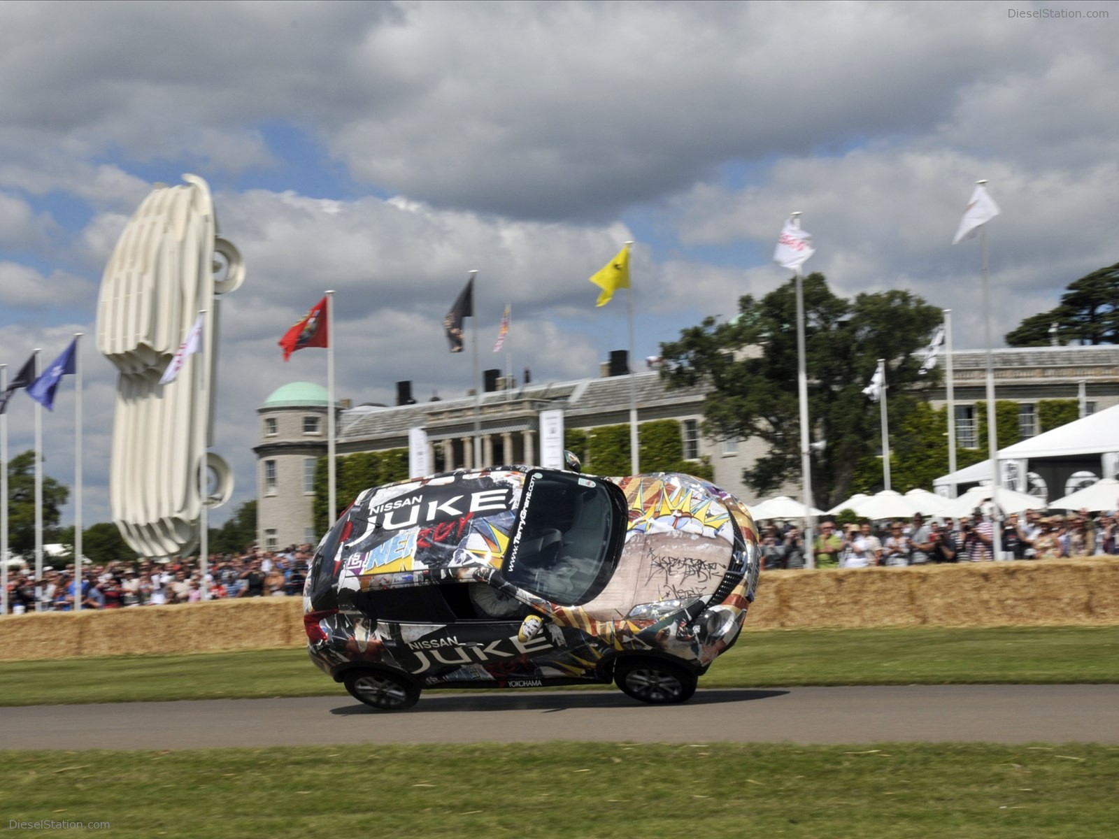 Nissan Juke at the Goodwood Festival of Speed 2011 Nissan Juke at the Goodwood Festival of Speed 2011
