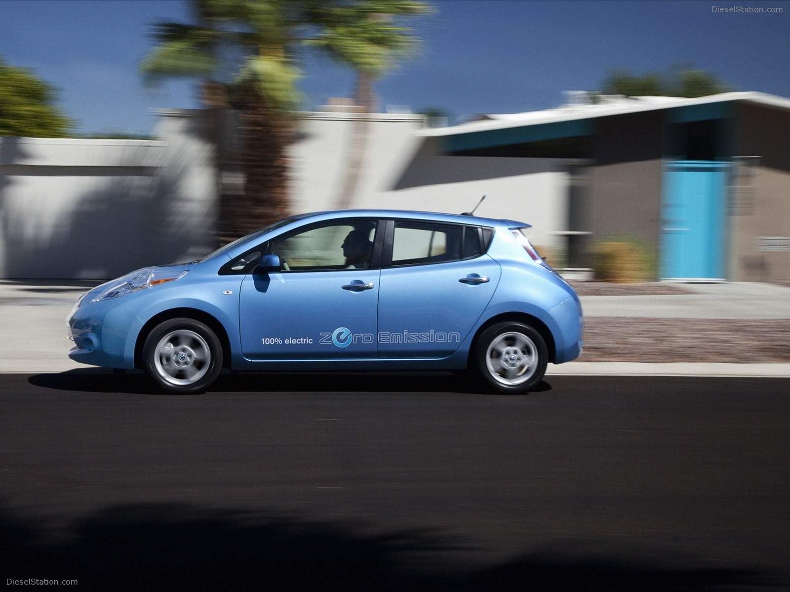 Nissan LEAF 2012