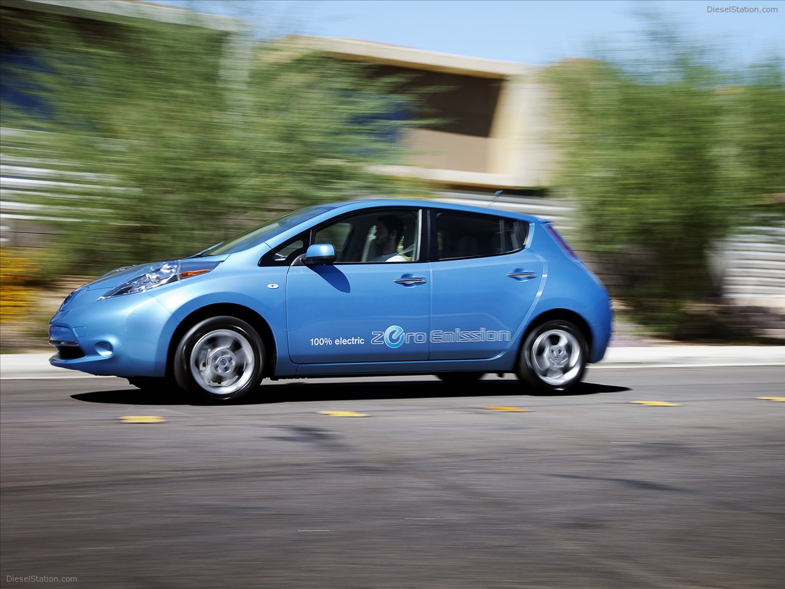 Nissan LEAF 2012