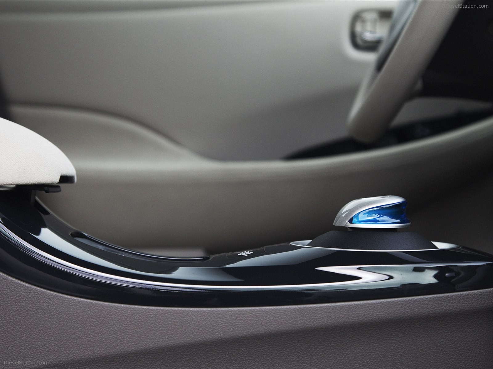 Nissan LEAF 2012