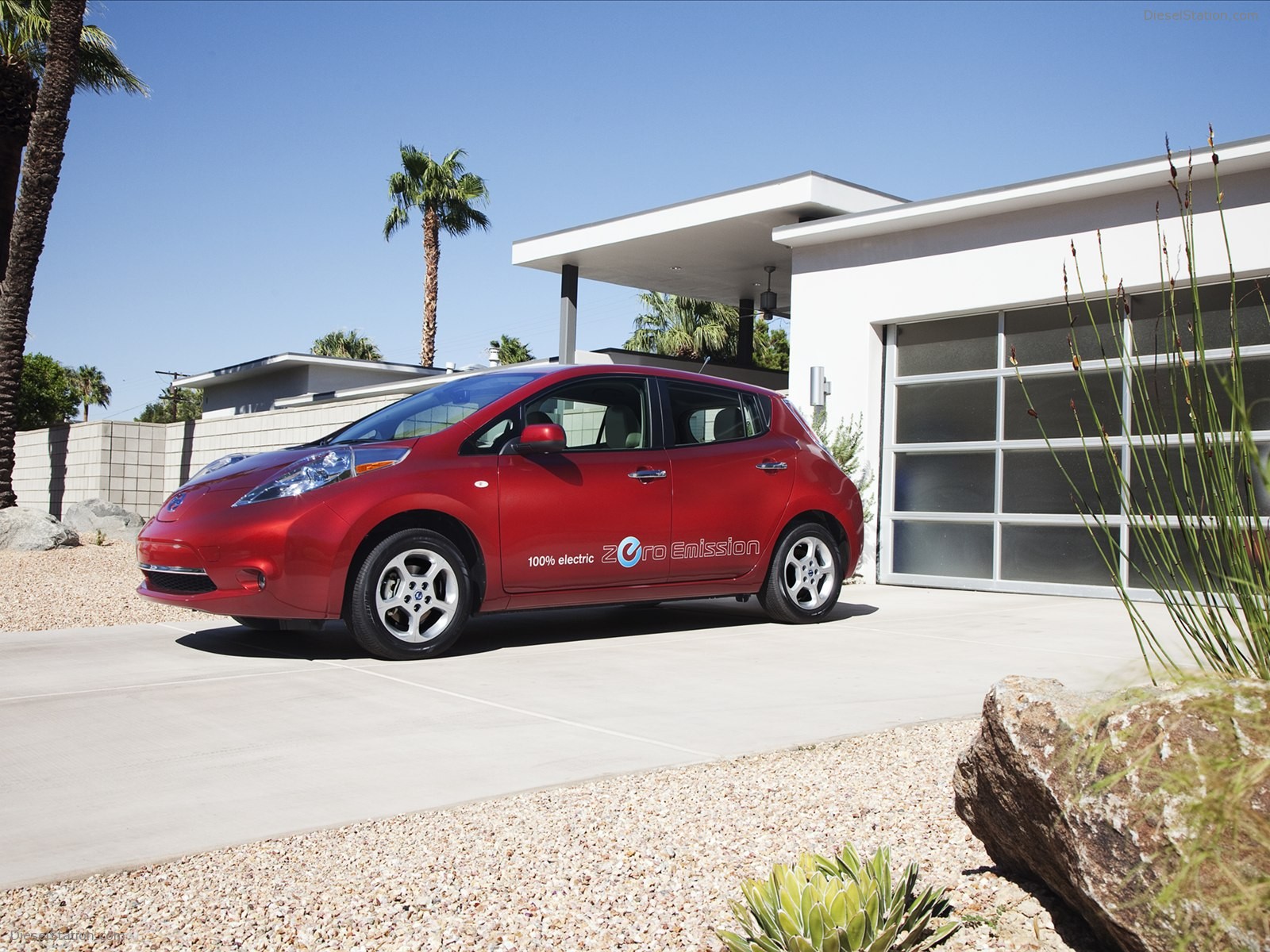 Nissan LEAF 2012