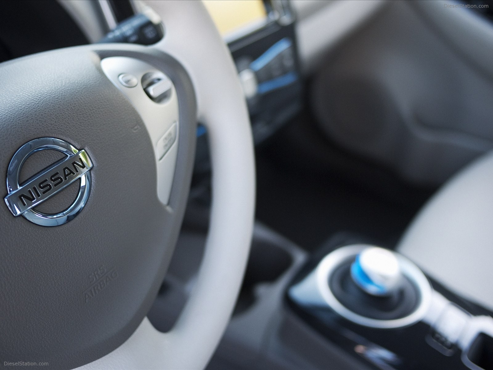 Nissan LEAF 2012